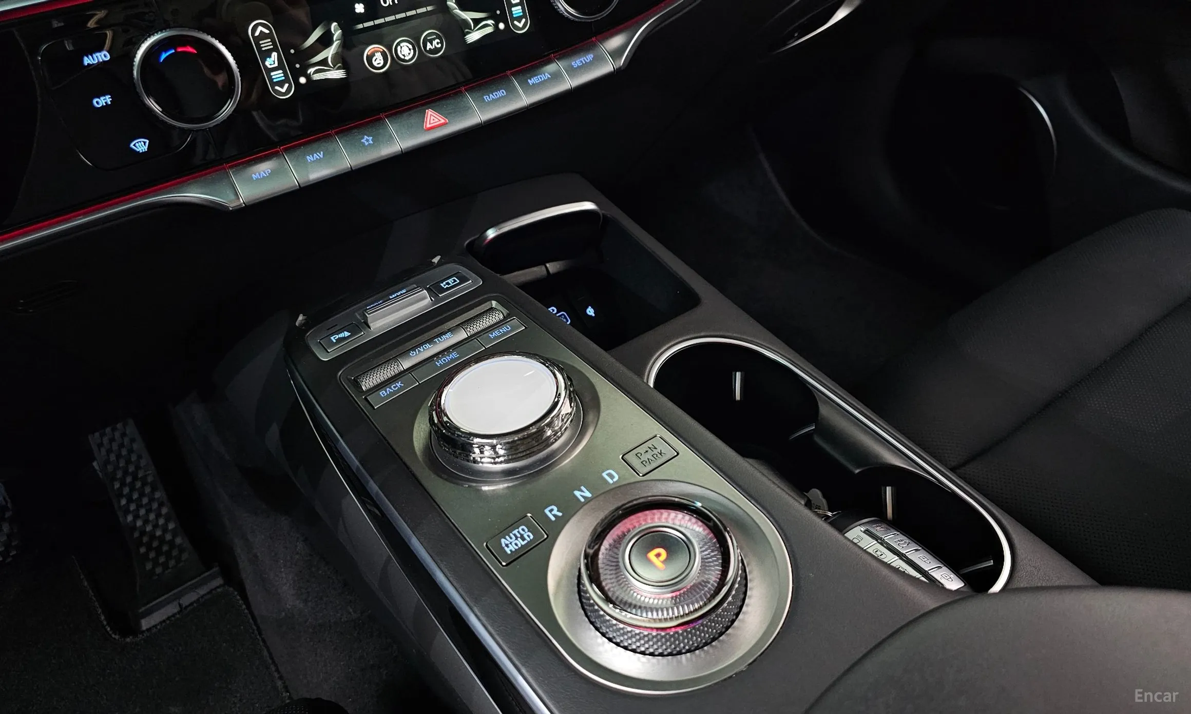 Genesis GV70 превью 9