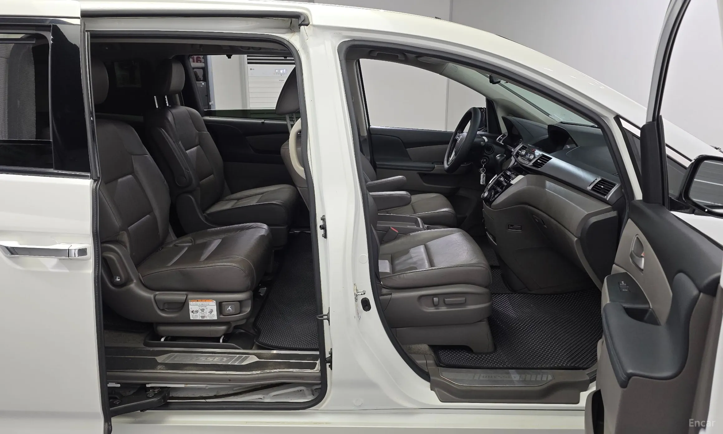 Honda Odyssey превью 11