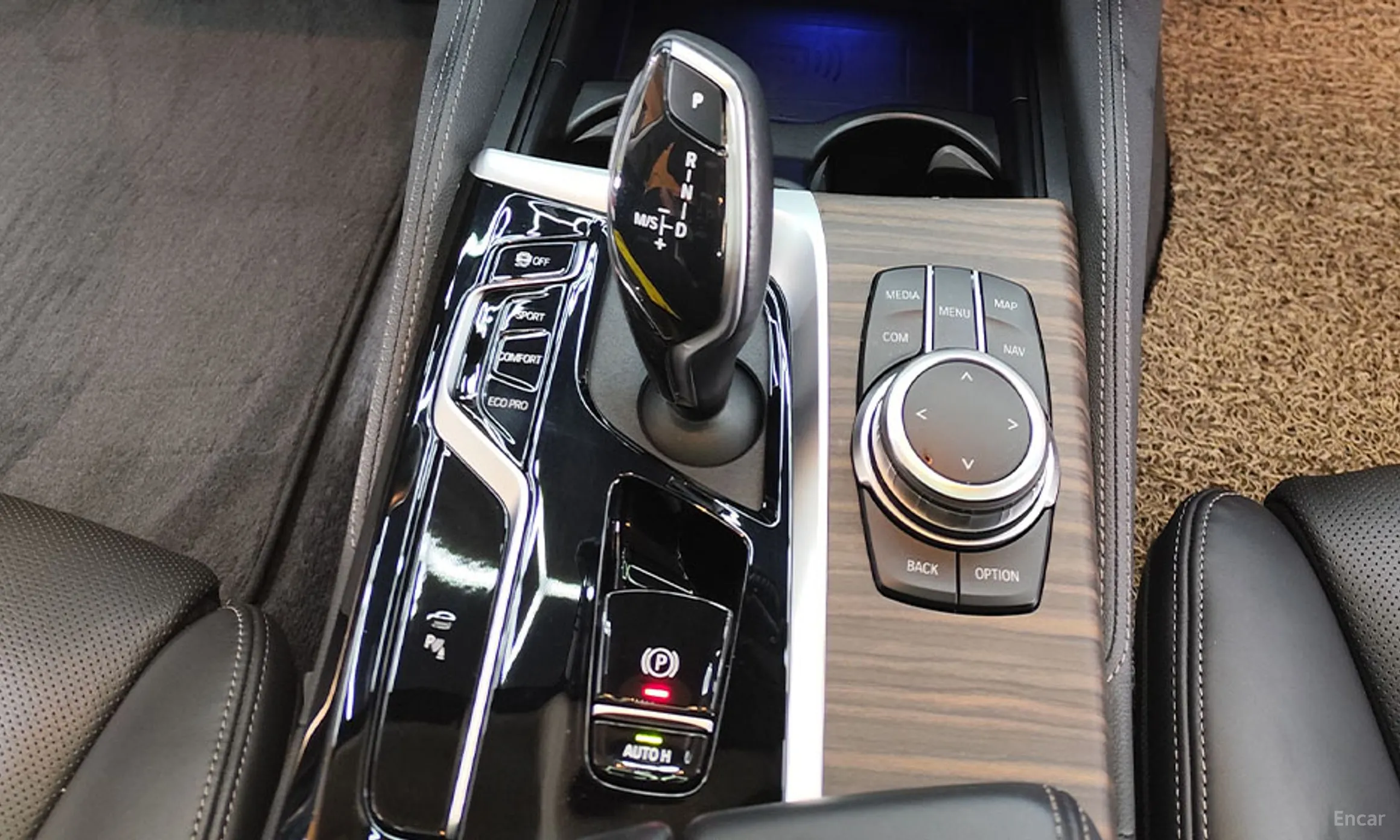 BMW 5 Series (G30) превью 10