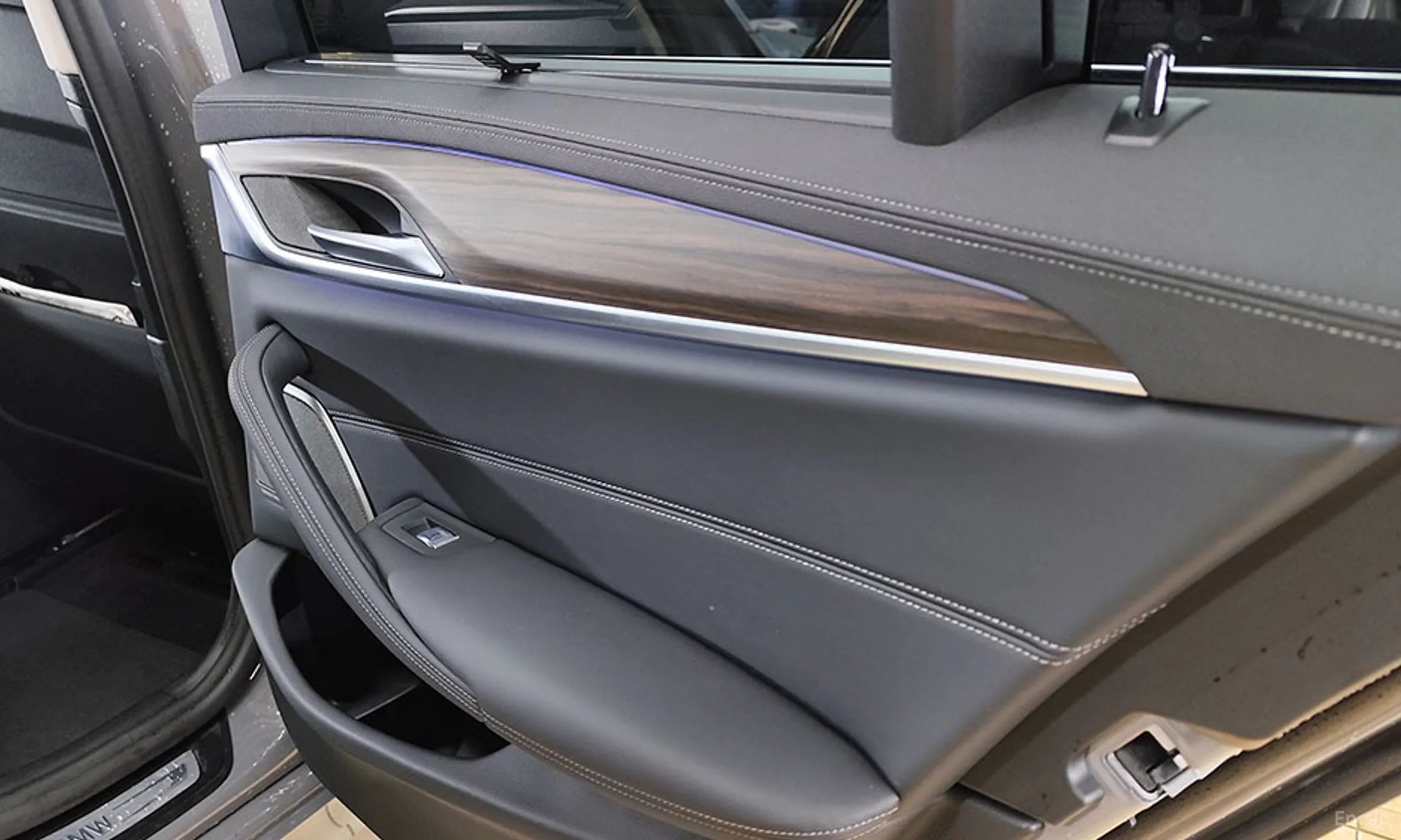 BMW 5 Series (G30) превью 12