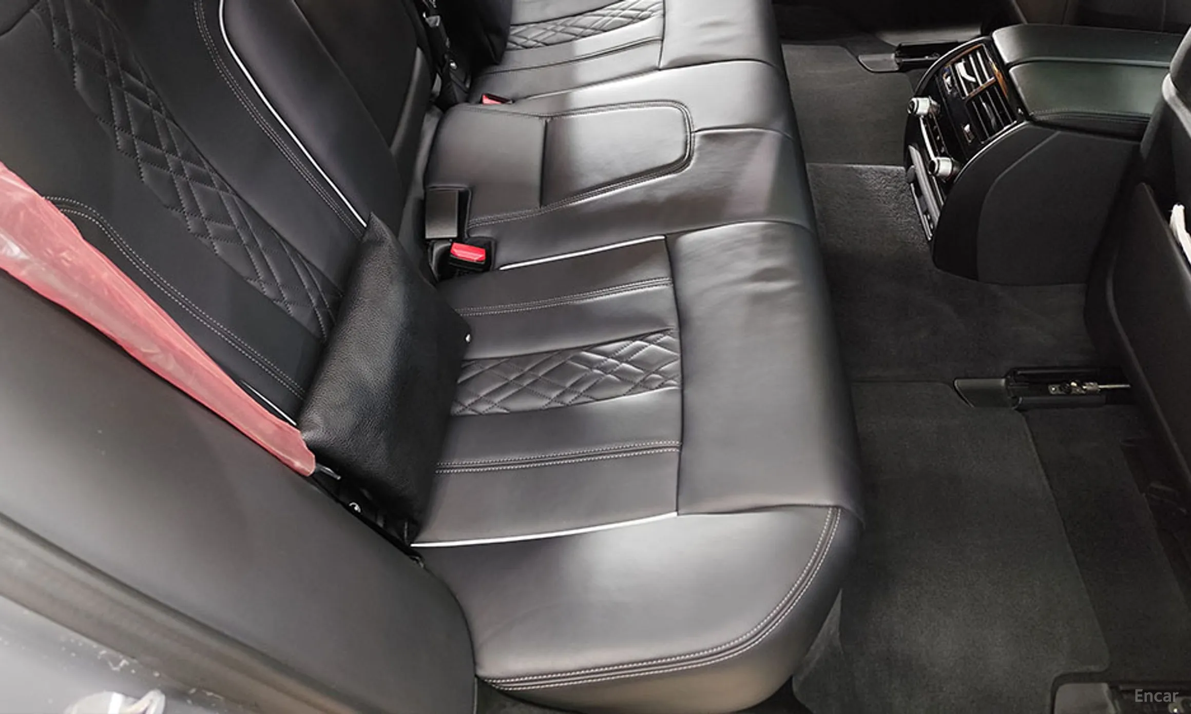 BMW 5 Series (G30) превью 17