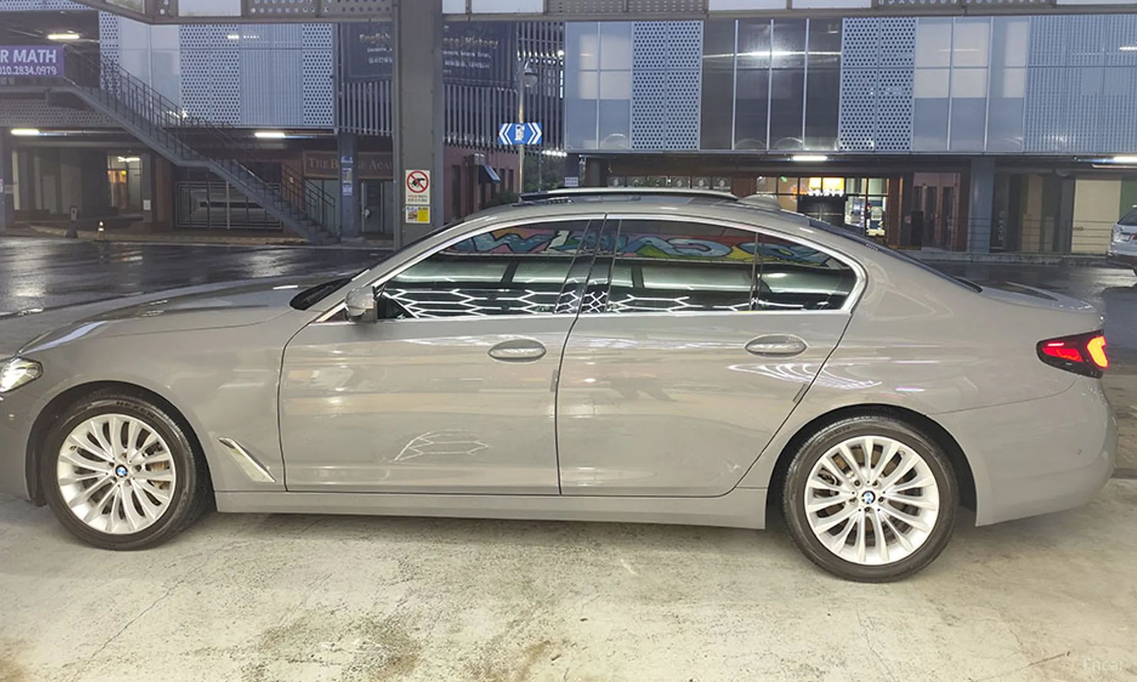 BMW 5 Series (G30) превью 3