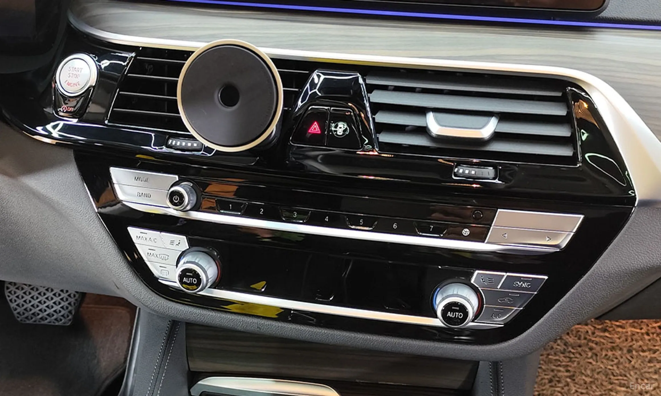 BMW 5 Series (G30) превью 9