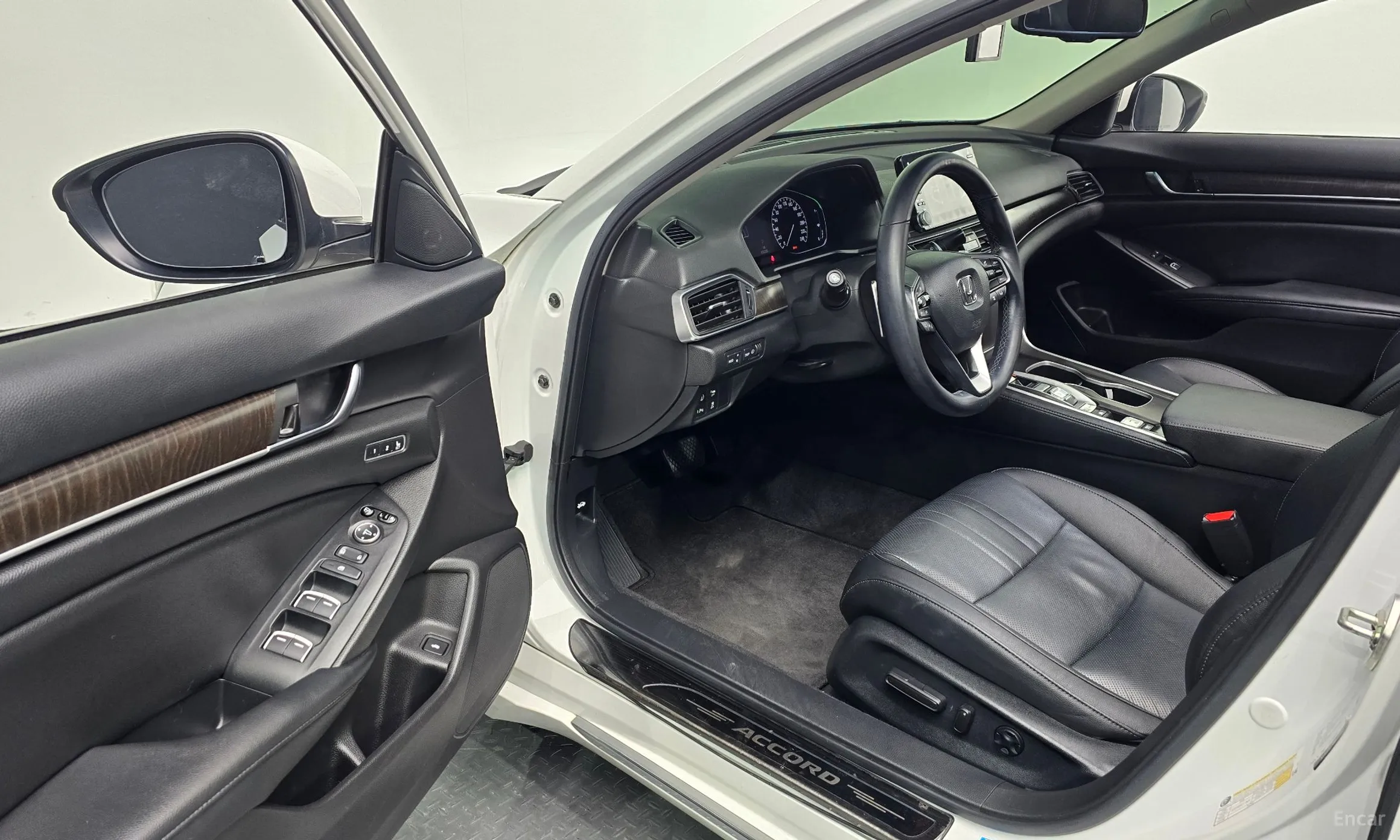 Honda Accord 10th Generation превью 11