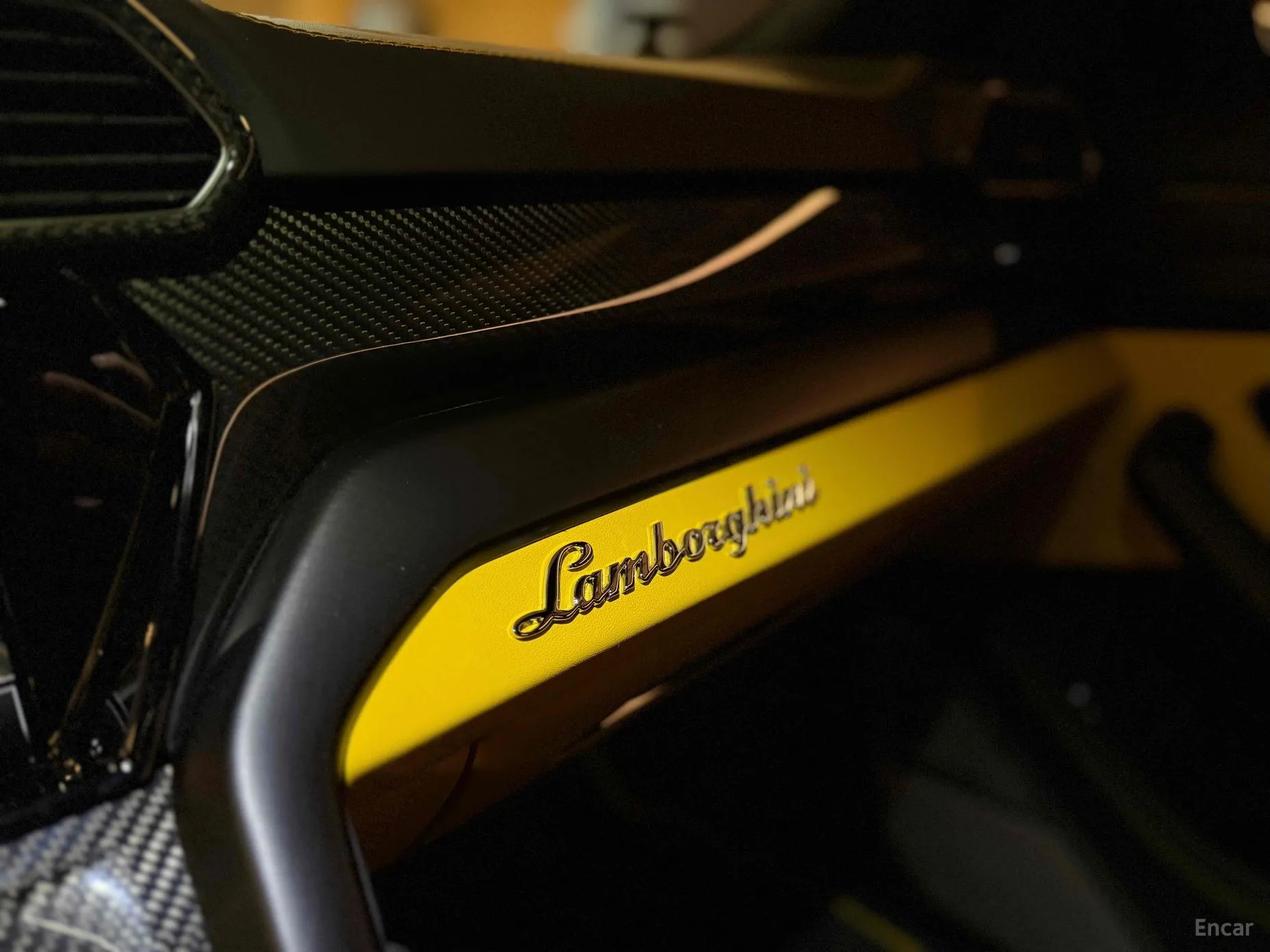 Lamborghini Urus превью 10