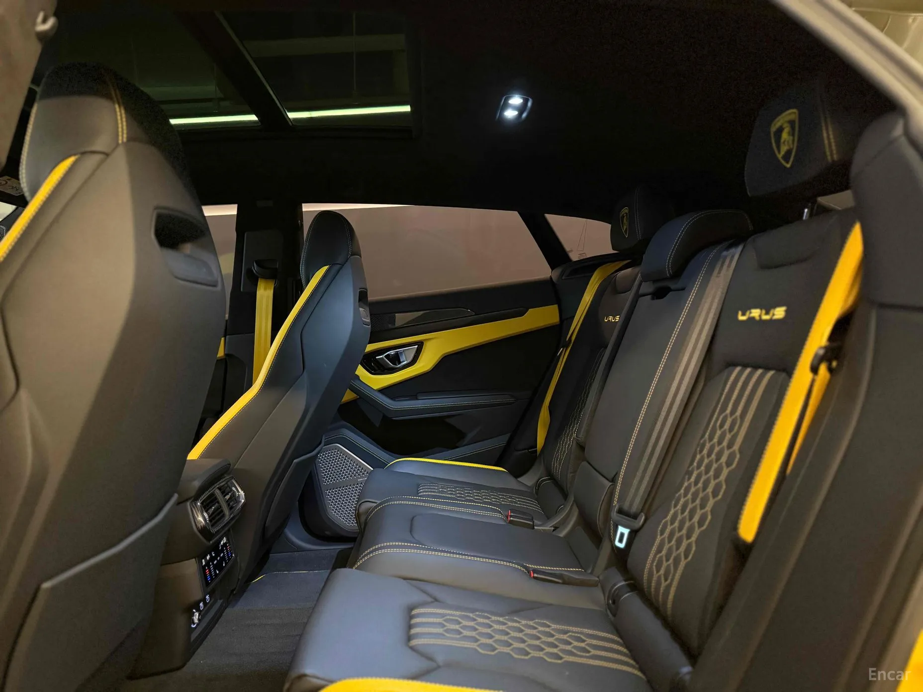 Lamborghini Urus превью 15