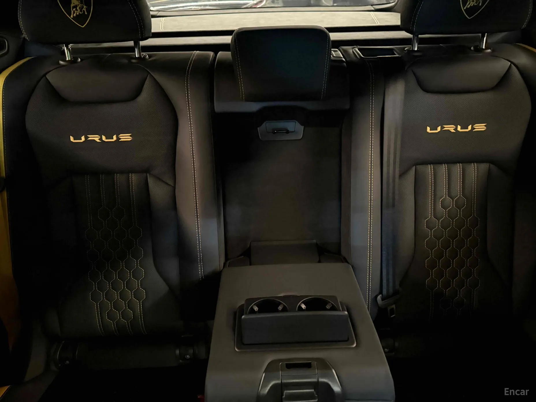 Lamborghini Urus превью 18