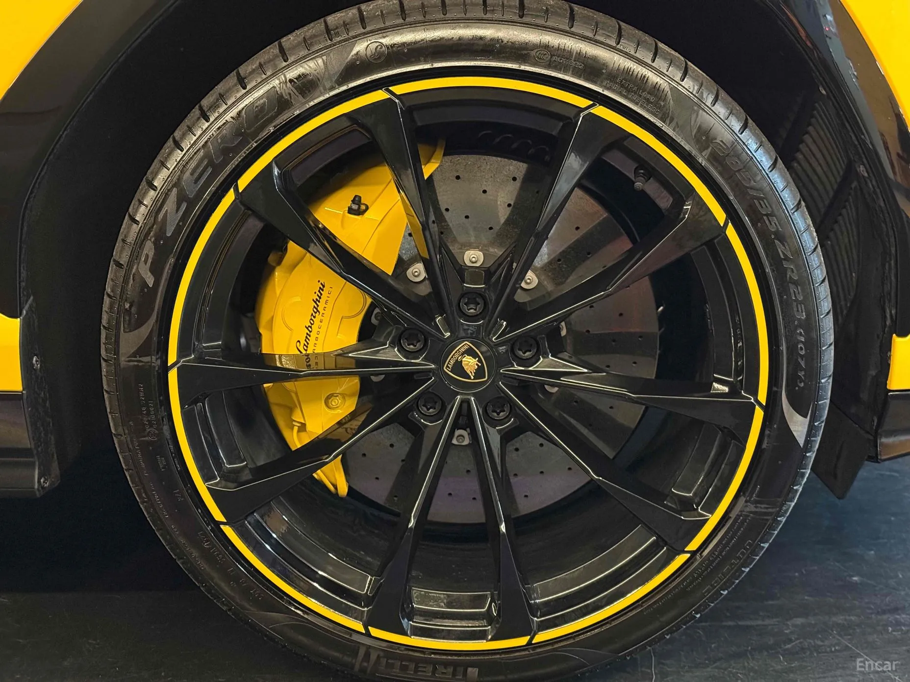 Lamborghini Urus превью 5