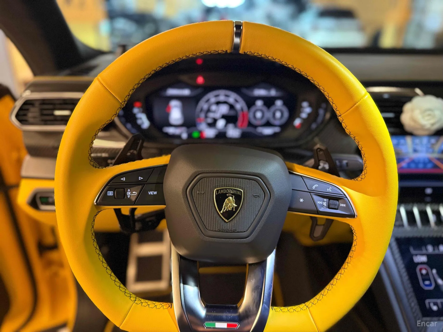 Lamborghini Urus превью 9