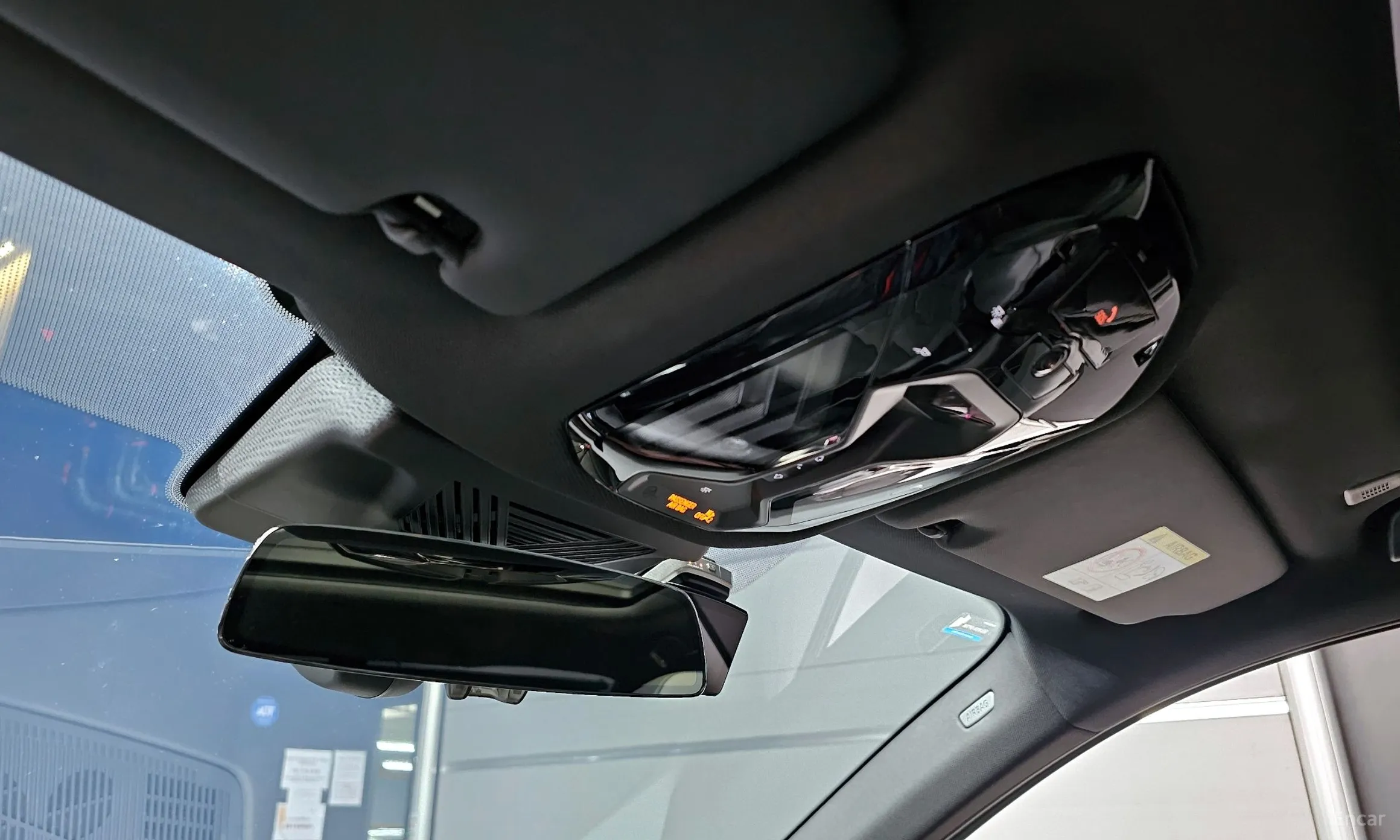 BMW 5 Series (G60) превью 17