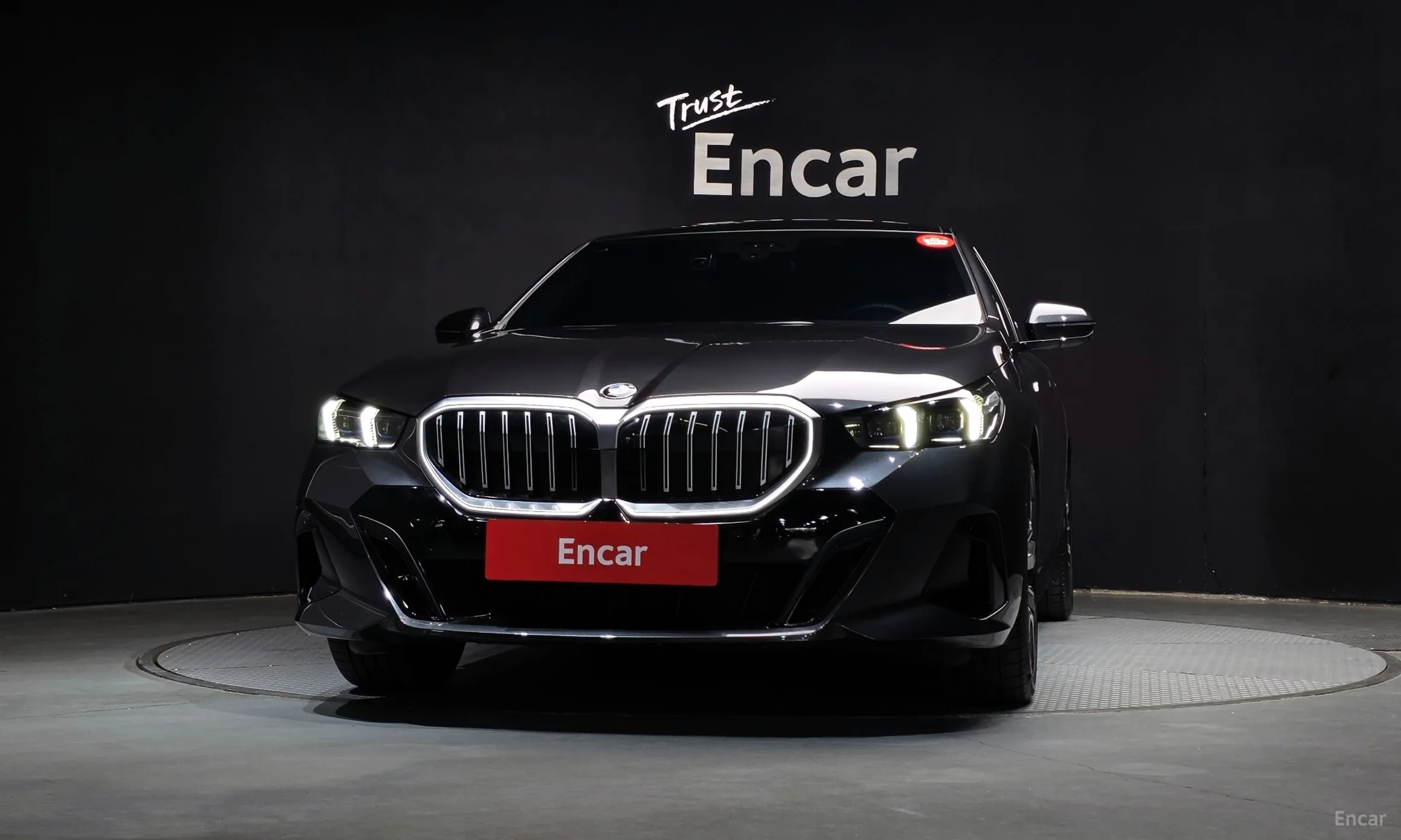 BMW 5 Series (G60) превью 3