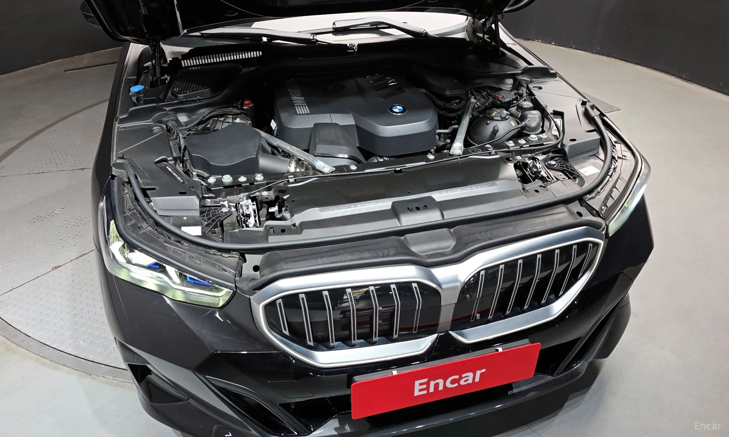 BMW 5 Series (G60) превью 6