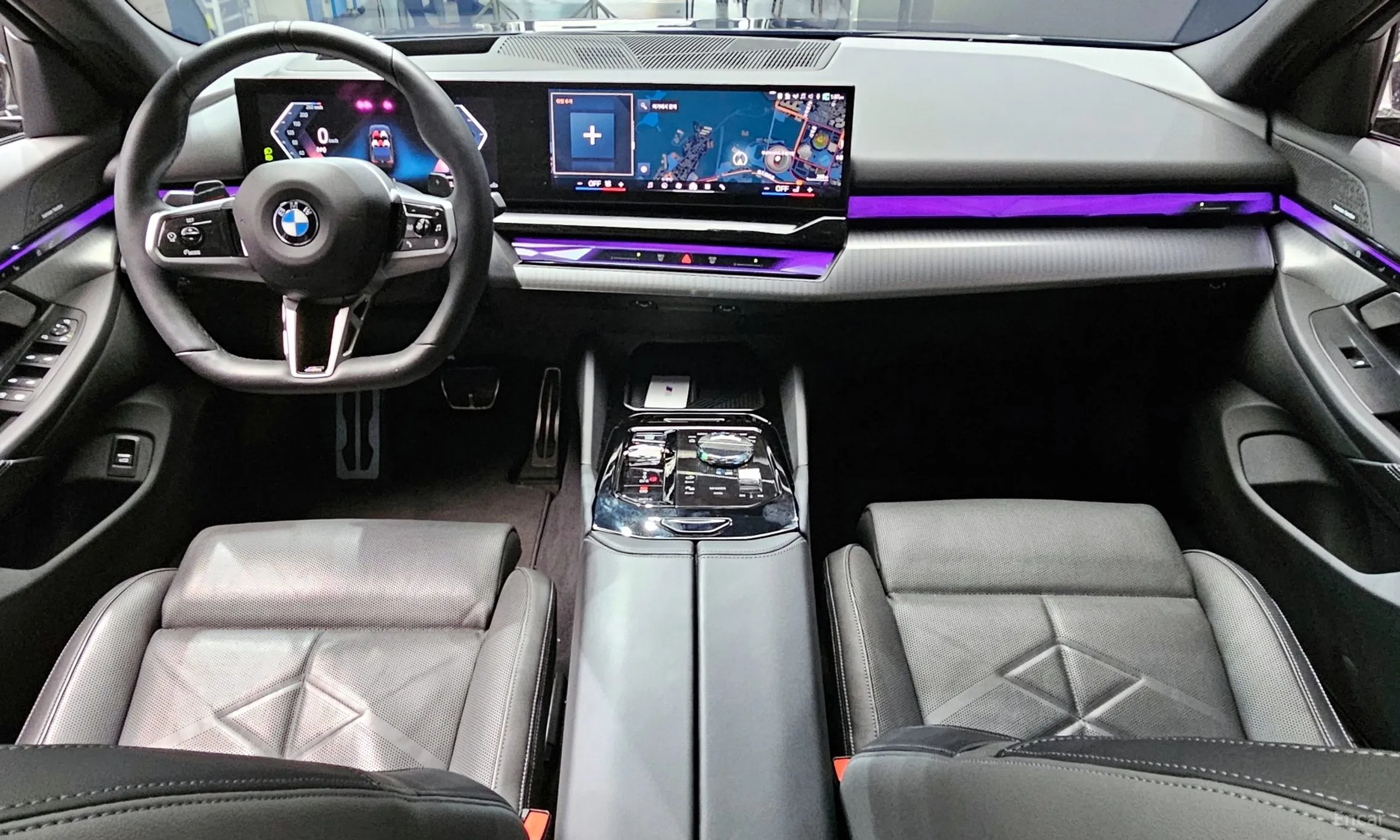 BMW 5 Series (G60) превью 7