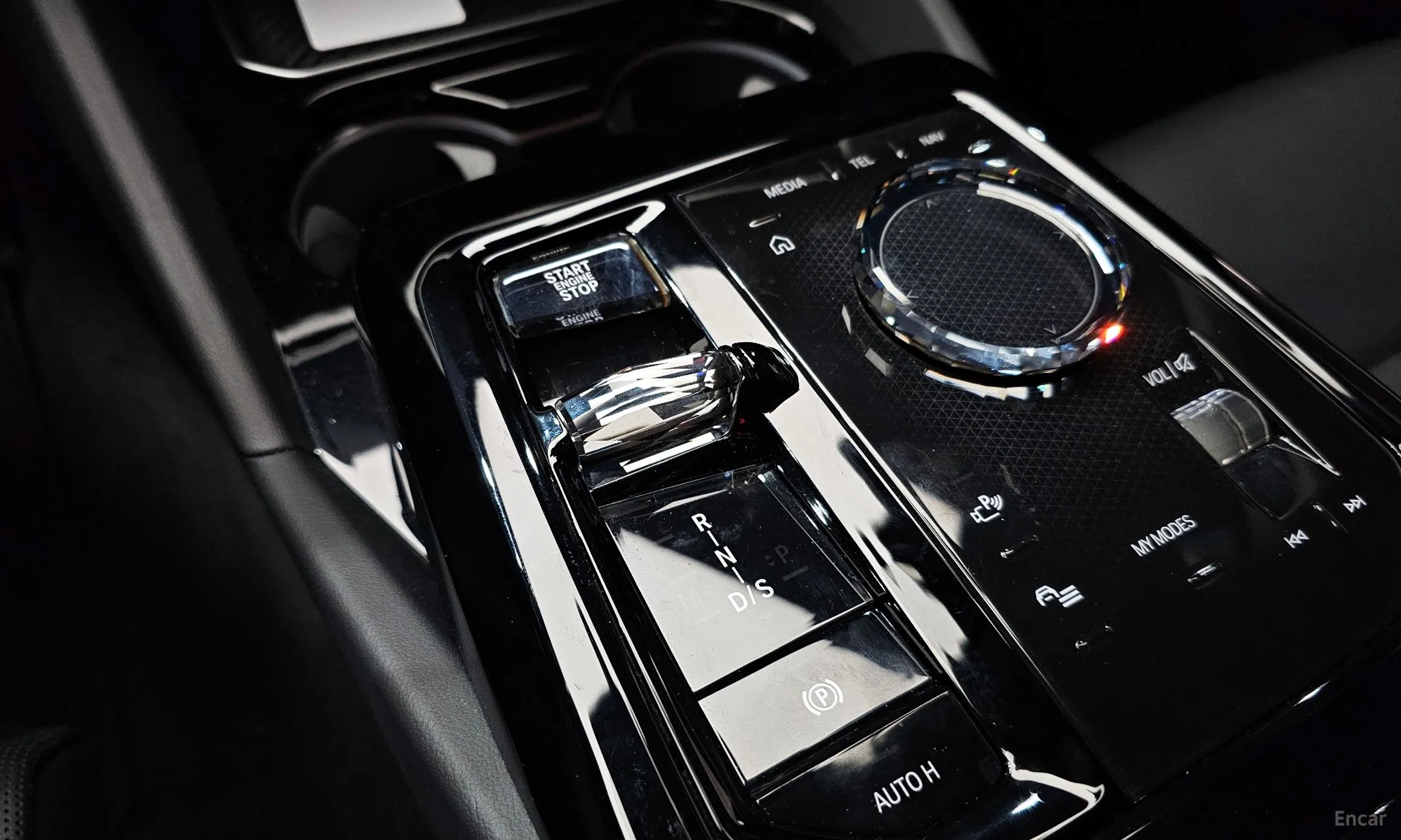 BMW 5 Series (G60) превью 9
