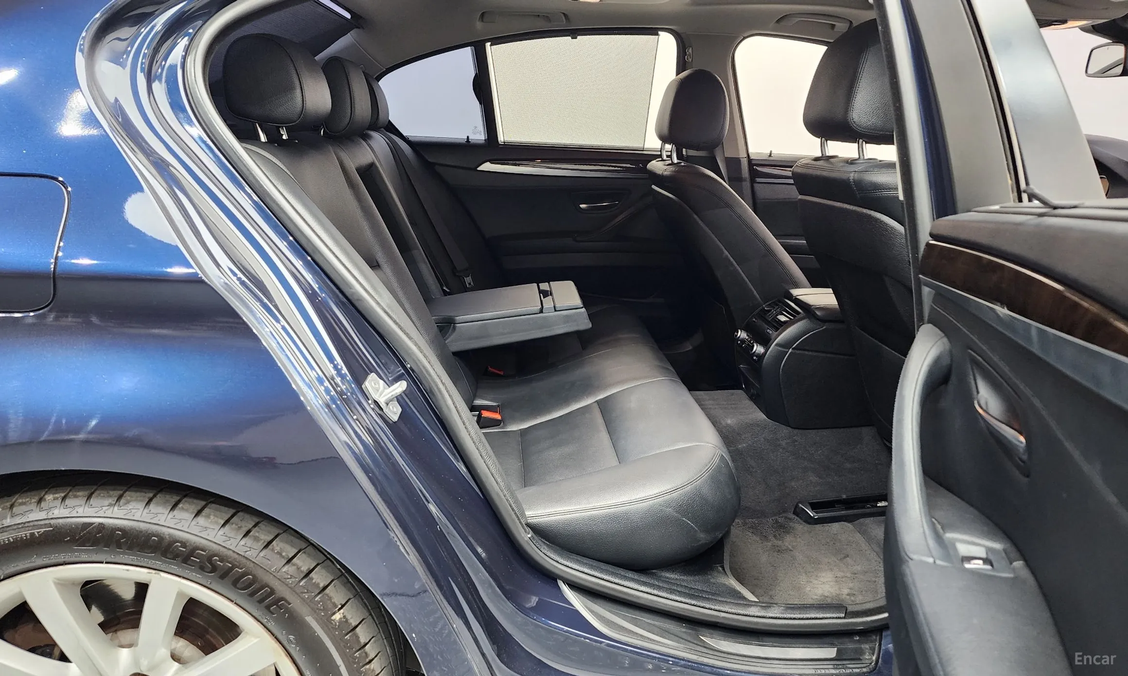 BMW 5 Series (F10) превью 12