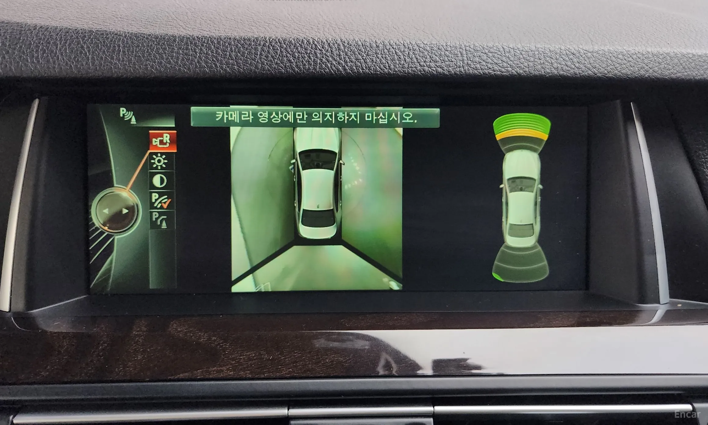 BMW 5 Series (F10) превью 16