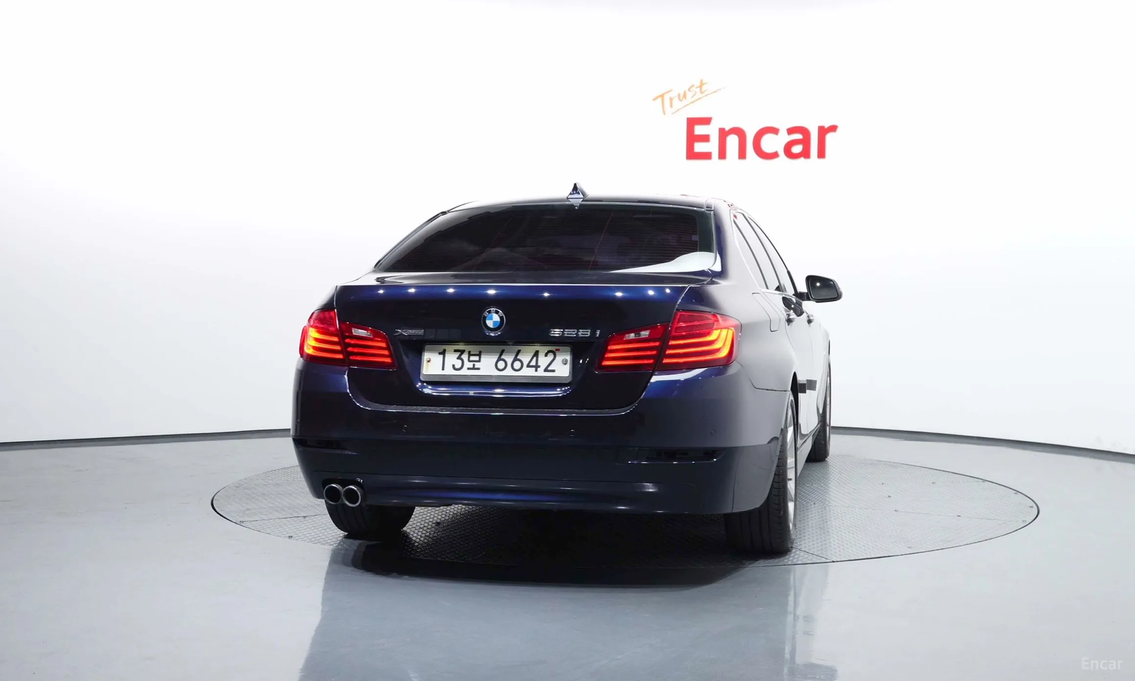 BMW 5 Series (F10) превью 4
