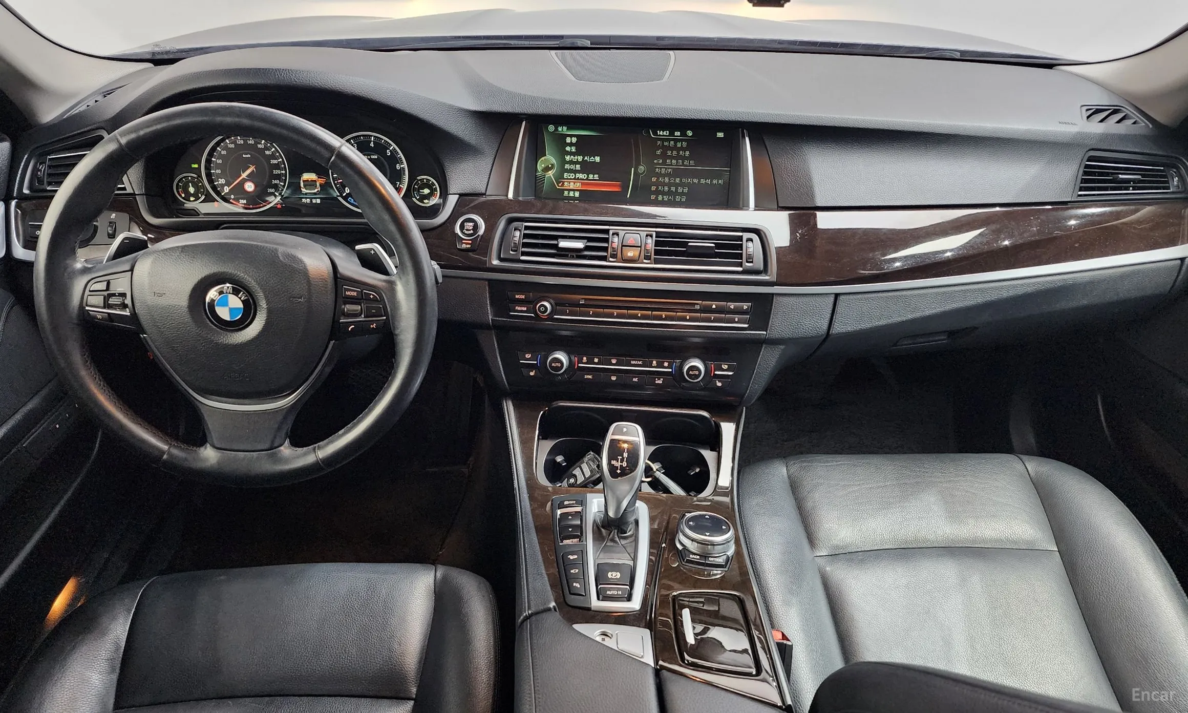 BMW 5 Series (F10) превью 7
