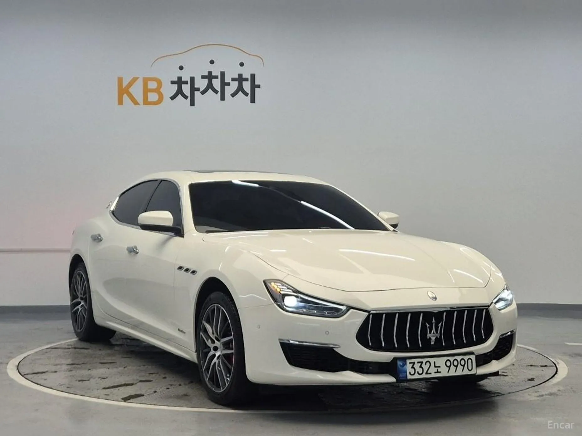 Maserati Ghibli превью 4