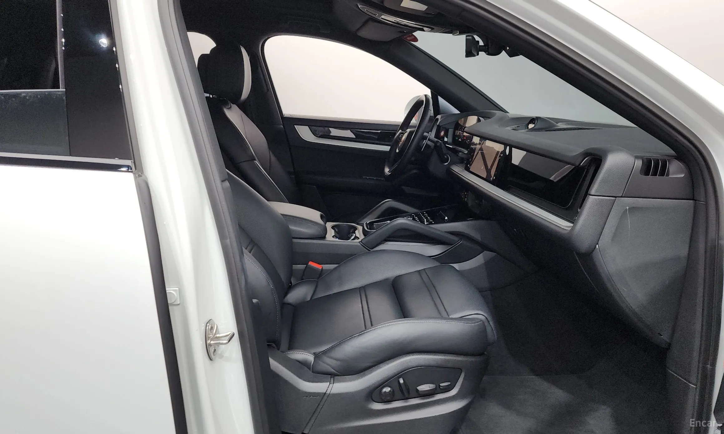 Porsche Cayenne (PO536) превью 11