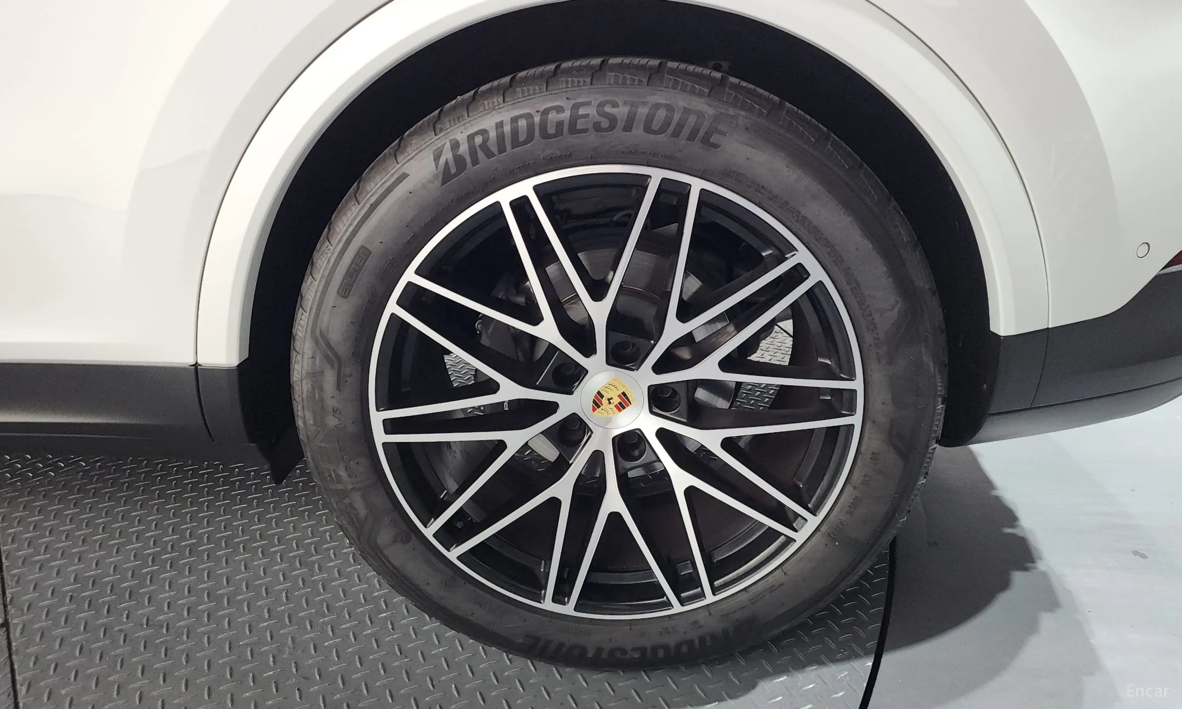 Porsche Cayenne (PO536) превью 5
