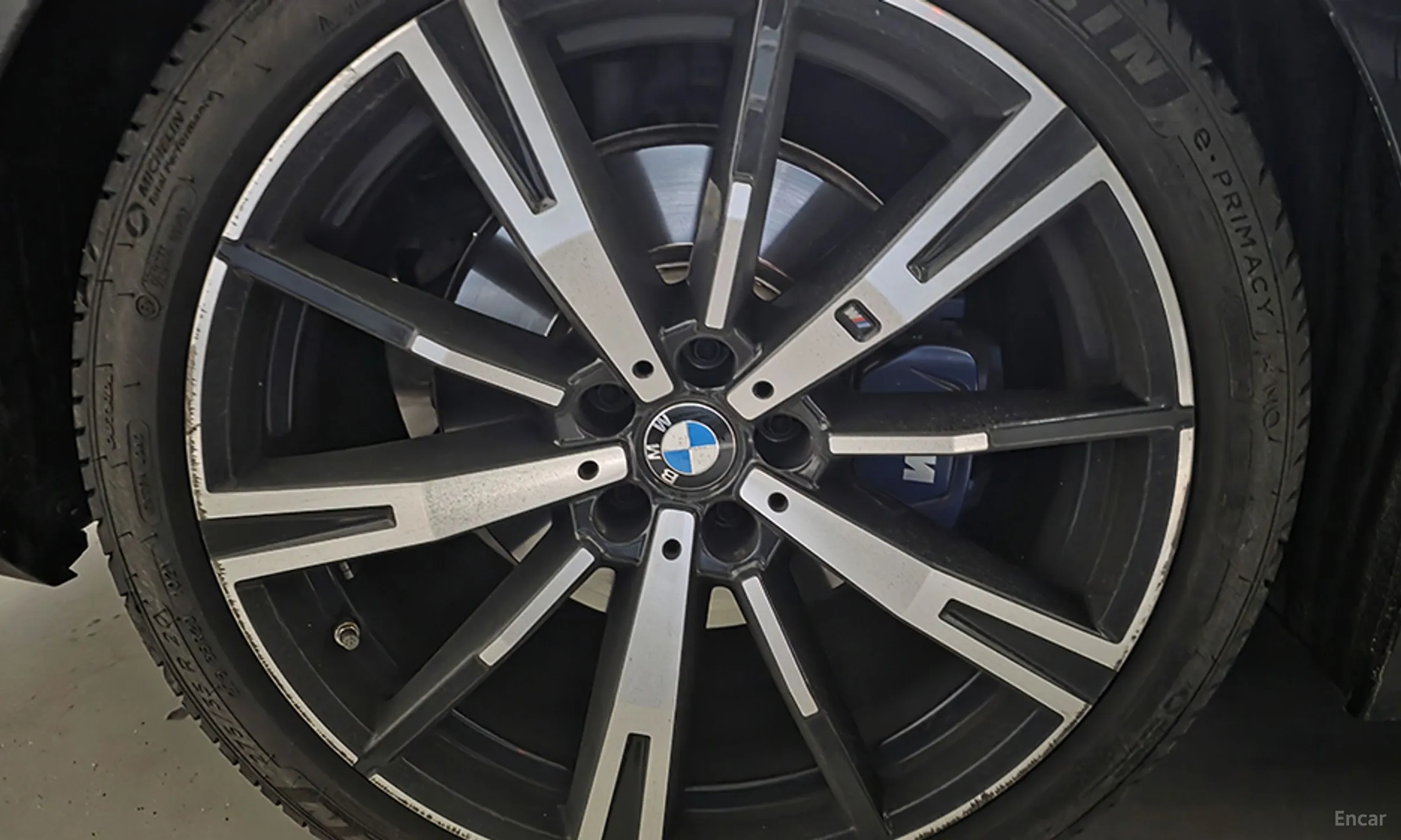 BMW 5 Series (G60) превью 13
