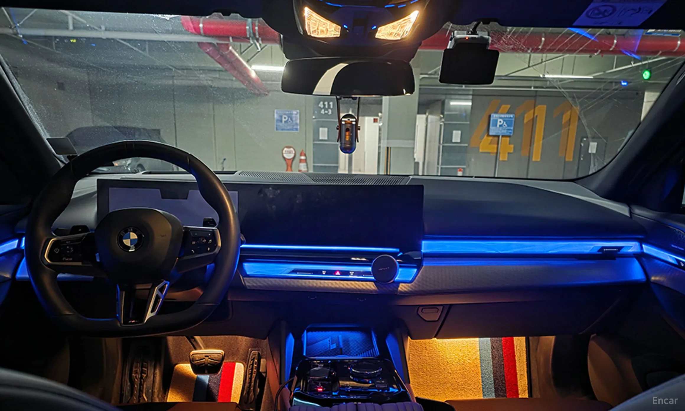BMW 5 Series (G60) превью 8