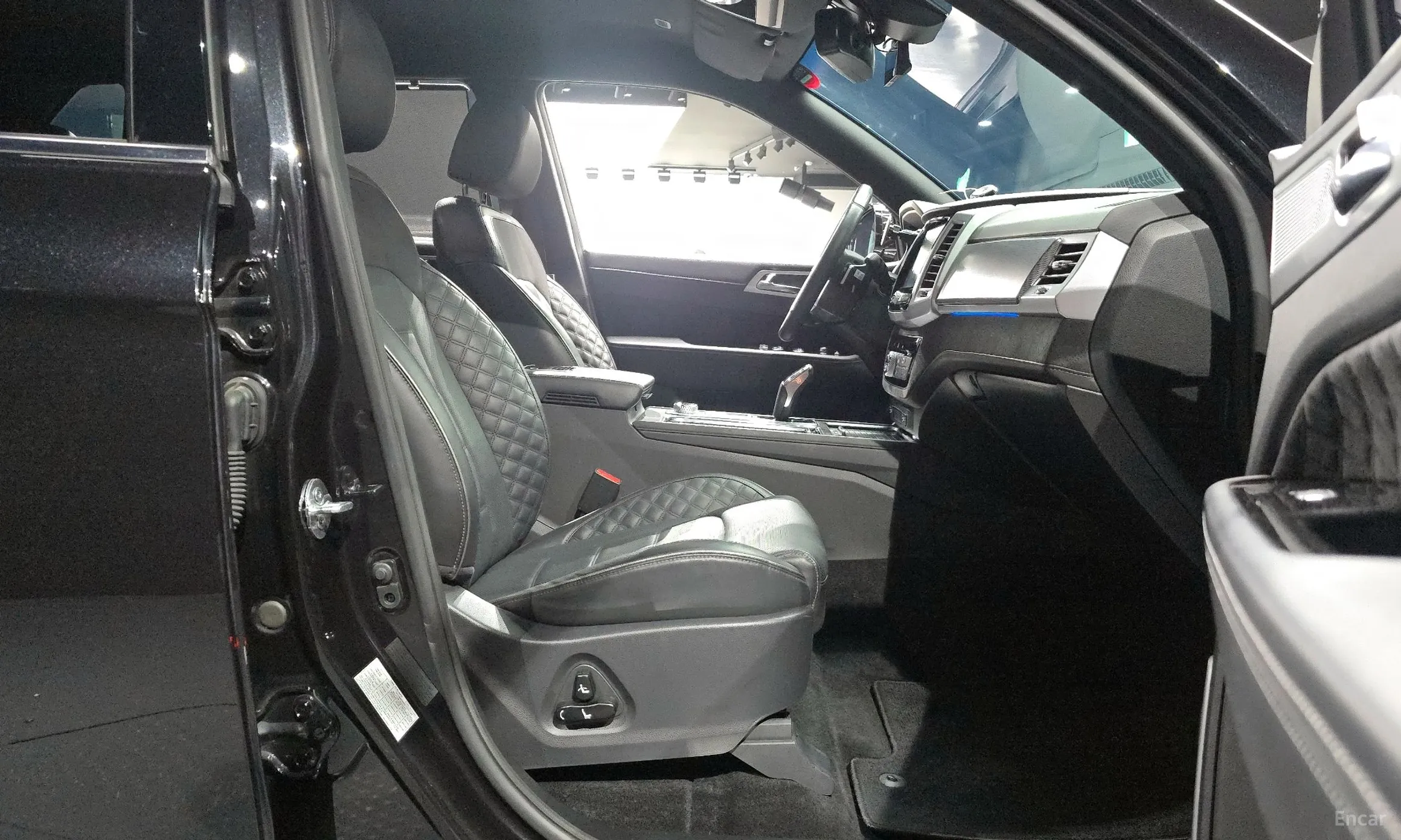 KG Mobility (SsangYong) Rexton превью 11