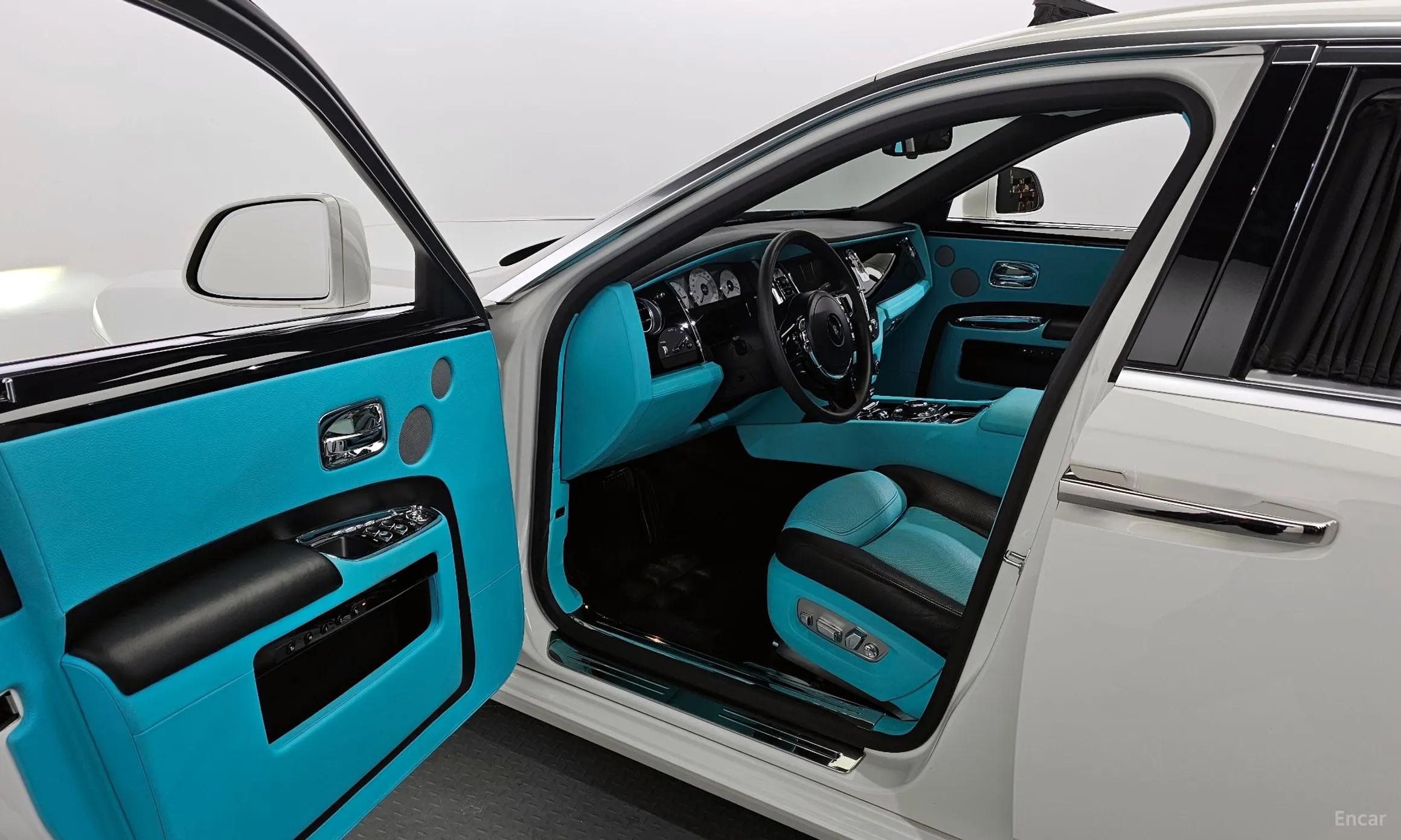 Rolls-Royce Ghost превью 10