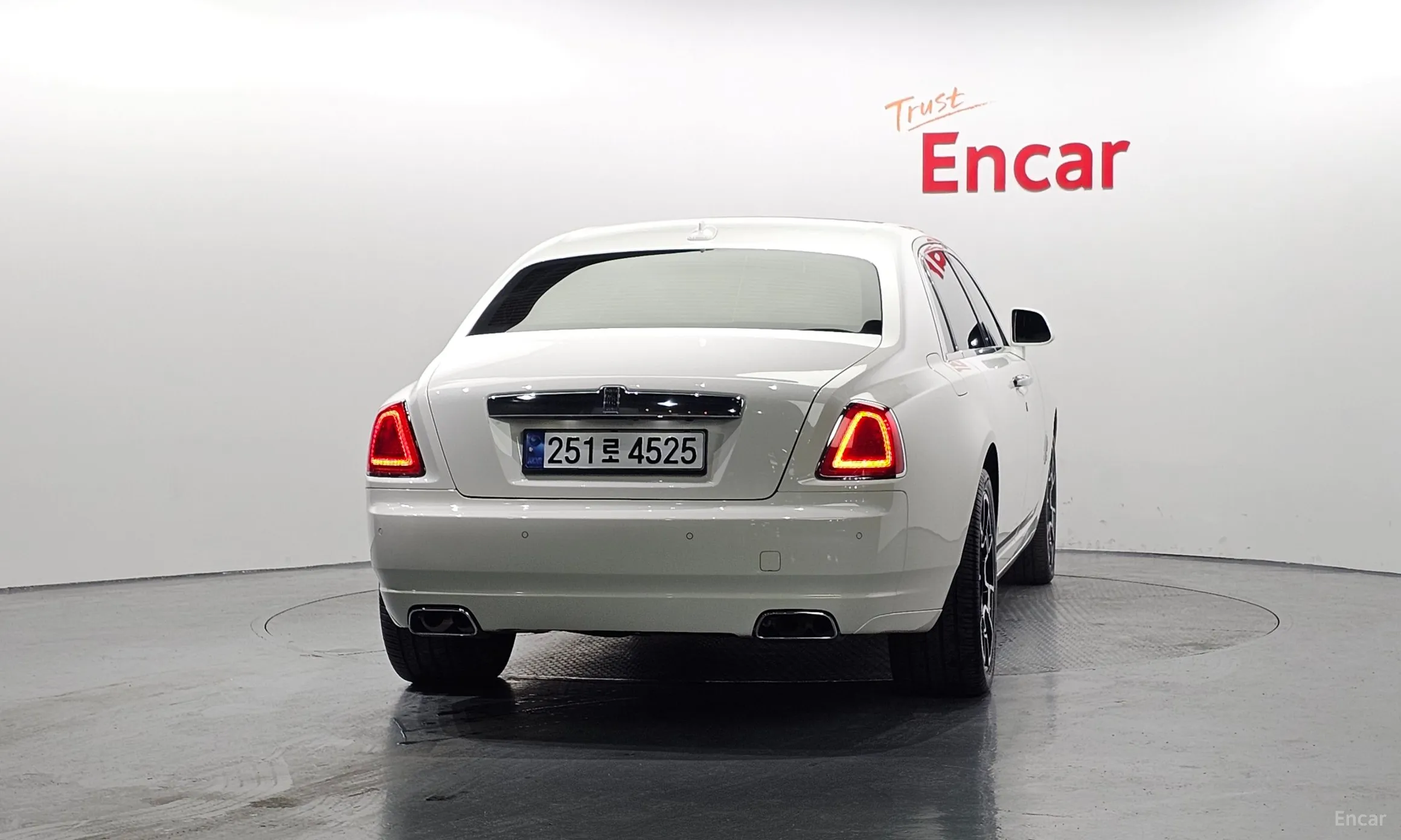 Rolls-Royce Ghost превью 4