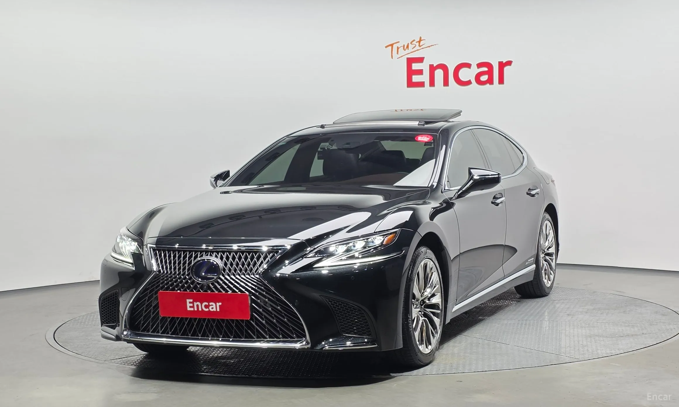 Lexus LS500h Gen 5