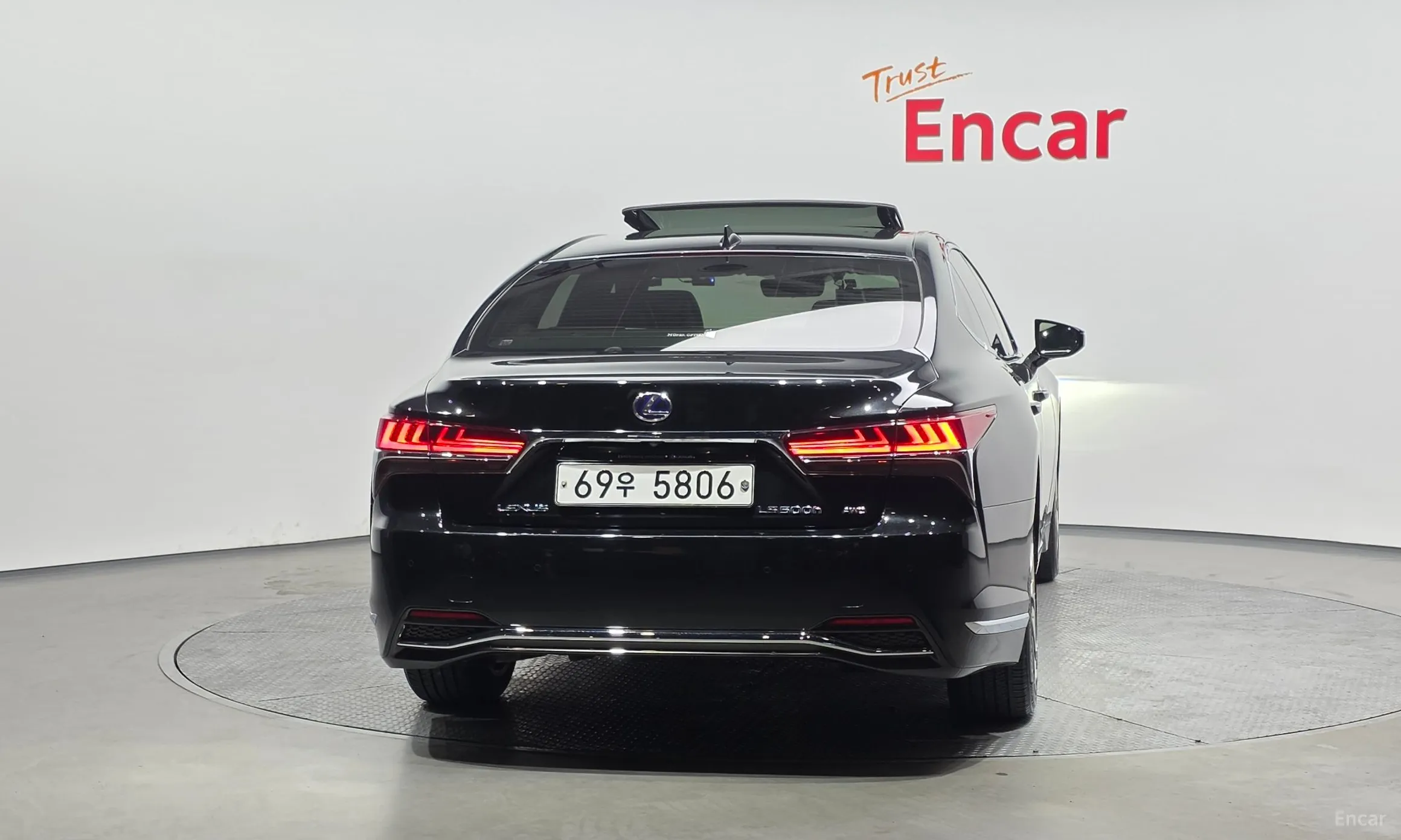 Lexus LS500h Gen 5 превью 4