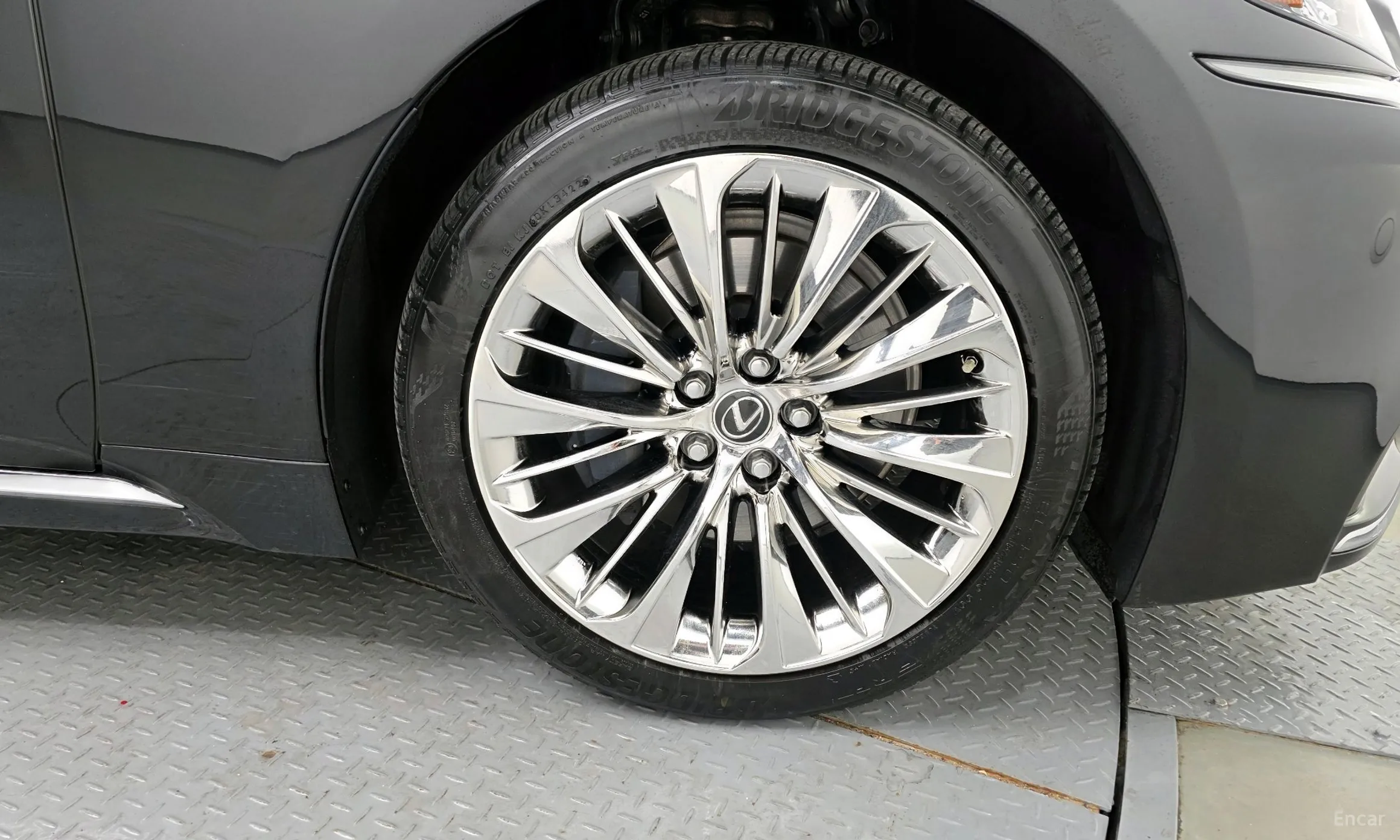 Lexus LS500h Gen 5 превью 5