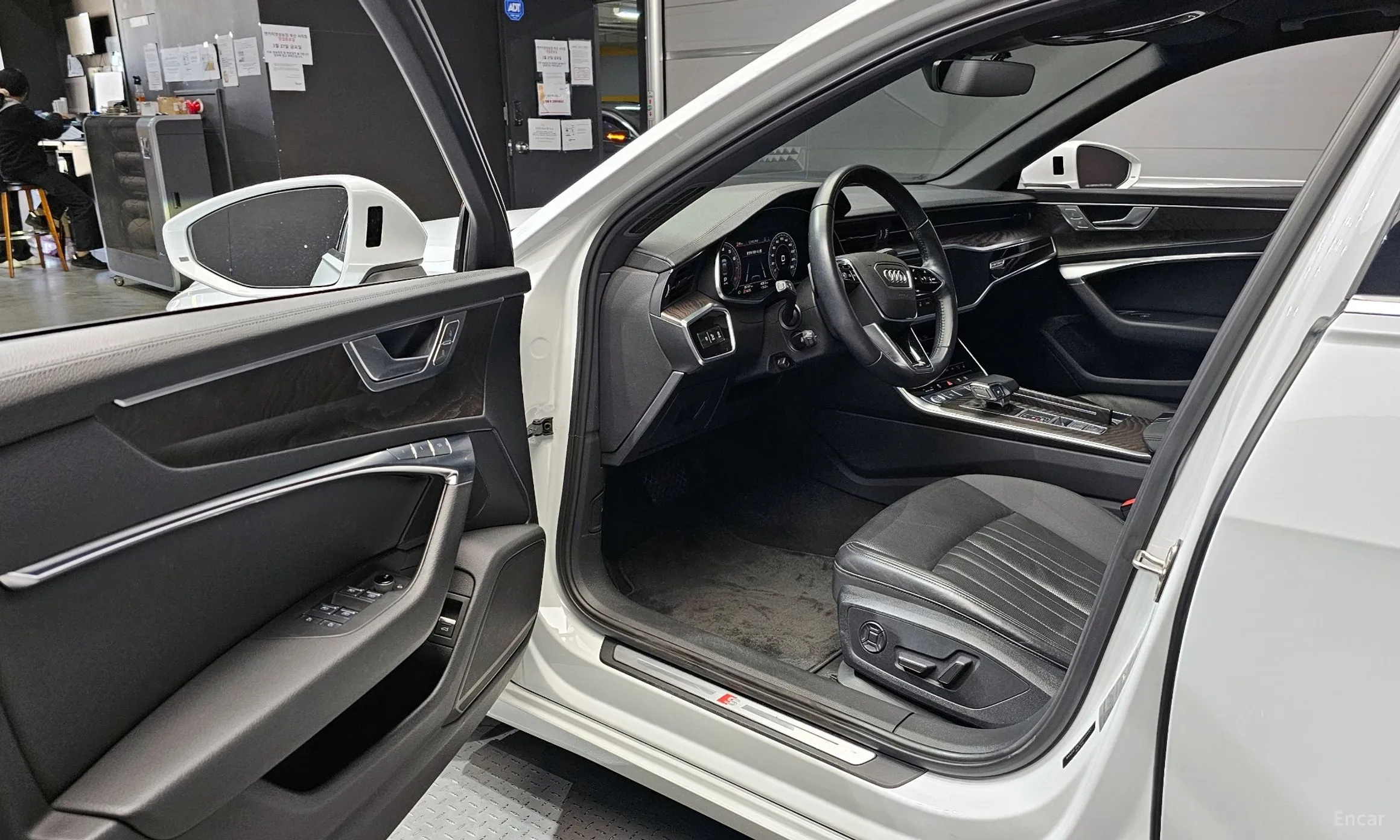 Audi A6 (C8) превью 11