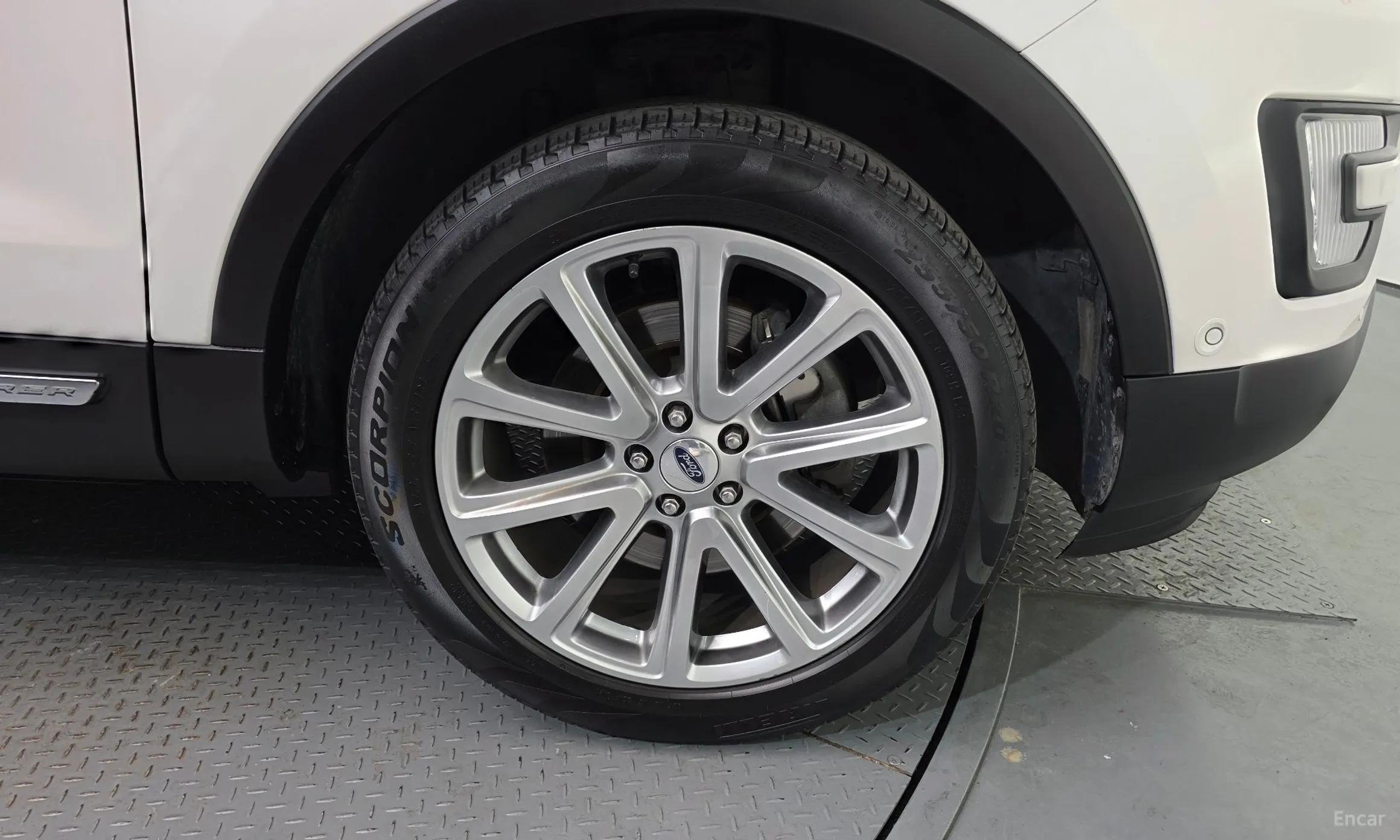 Ford Explorer превью 5