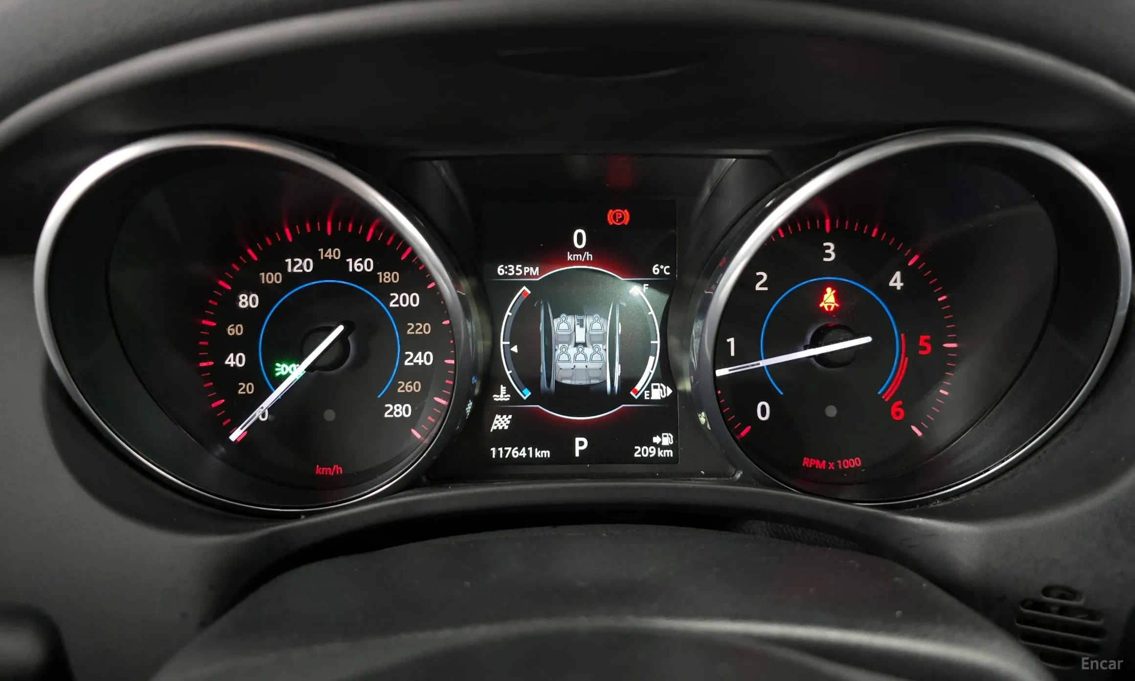 Jaguar XE превью 8