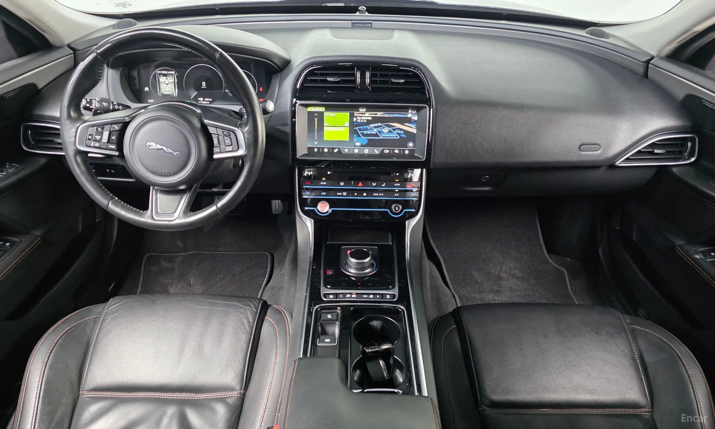 Jaguar XE превью 7