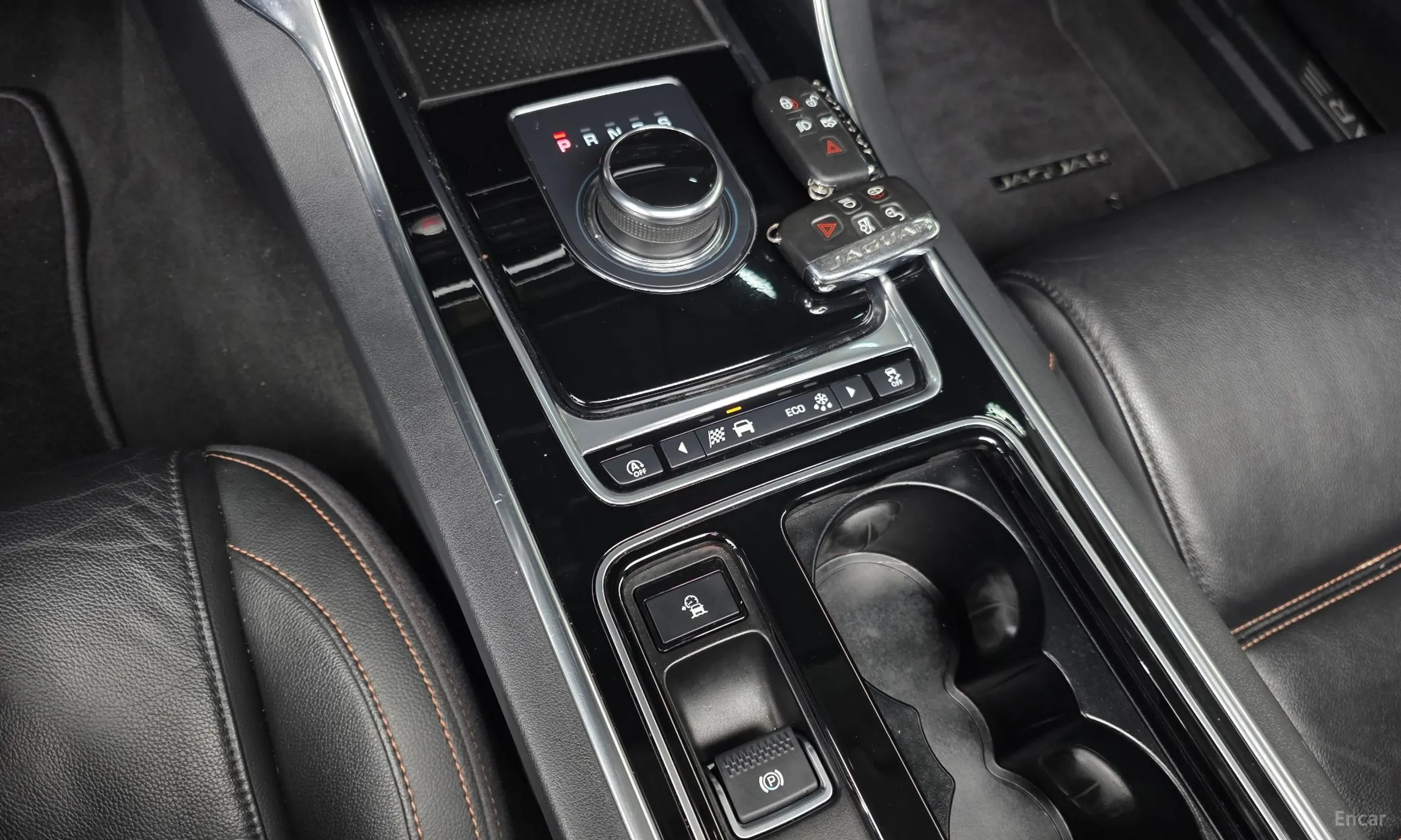 Jaguar XE превью 9