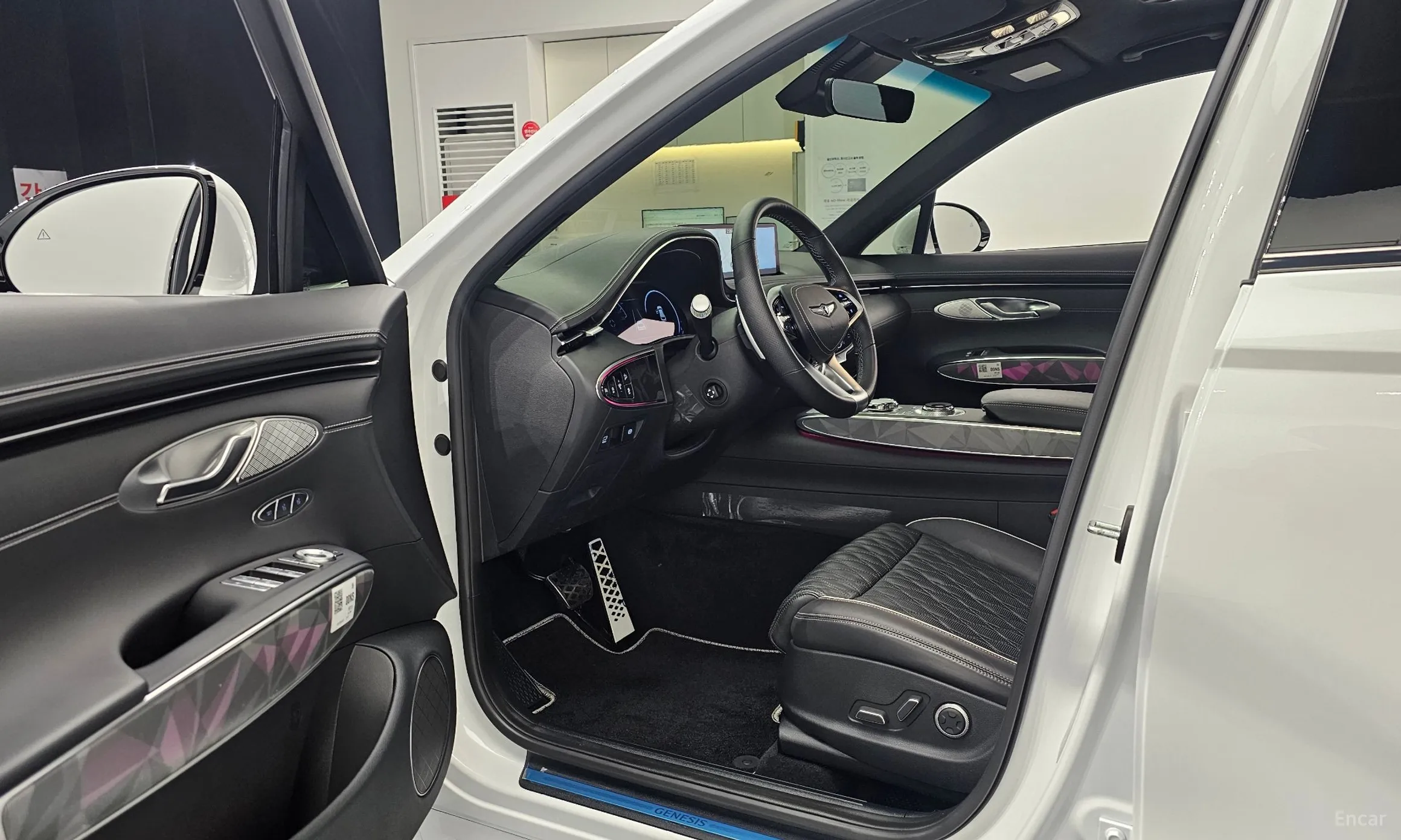 Genesis GV70 превью 11