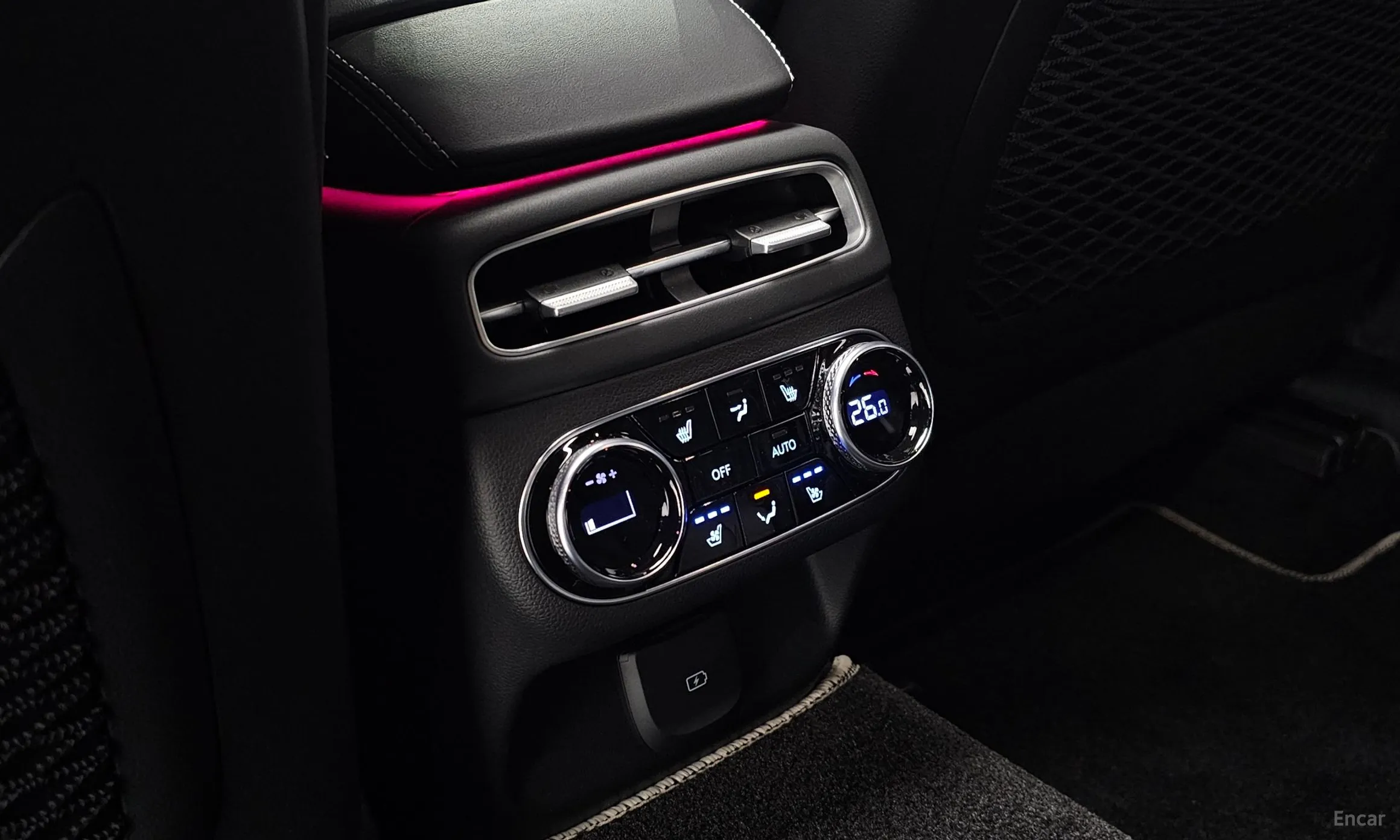 Genesis GV70 превью 17
