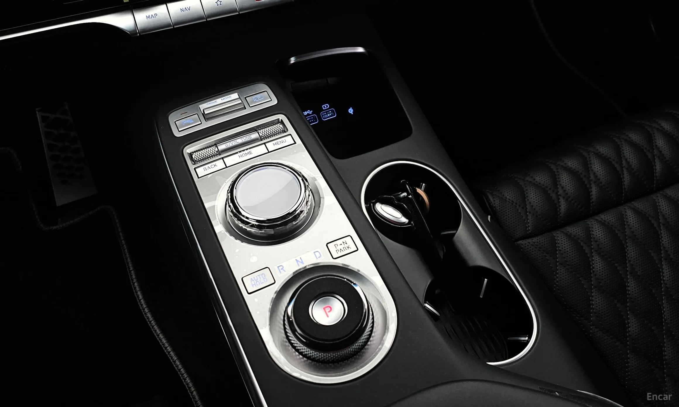 Genesis GV70 превью 9