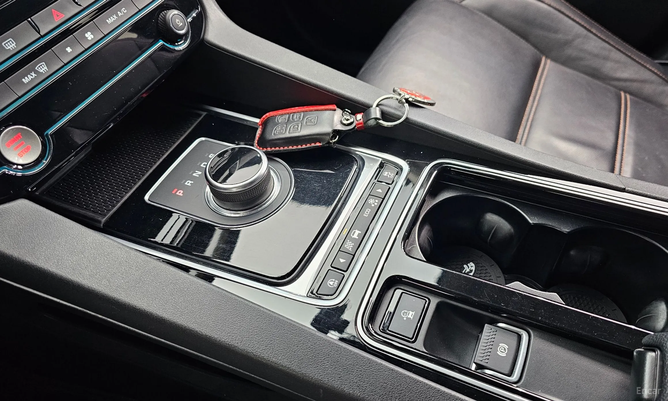 Jaguar F-PACE превью 9