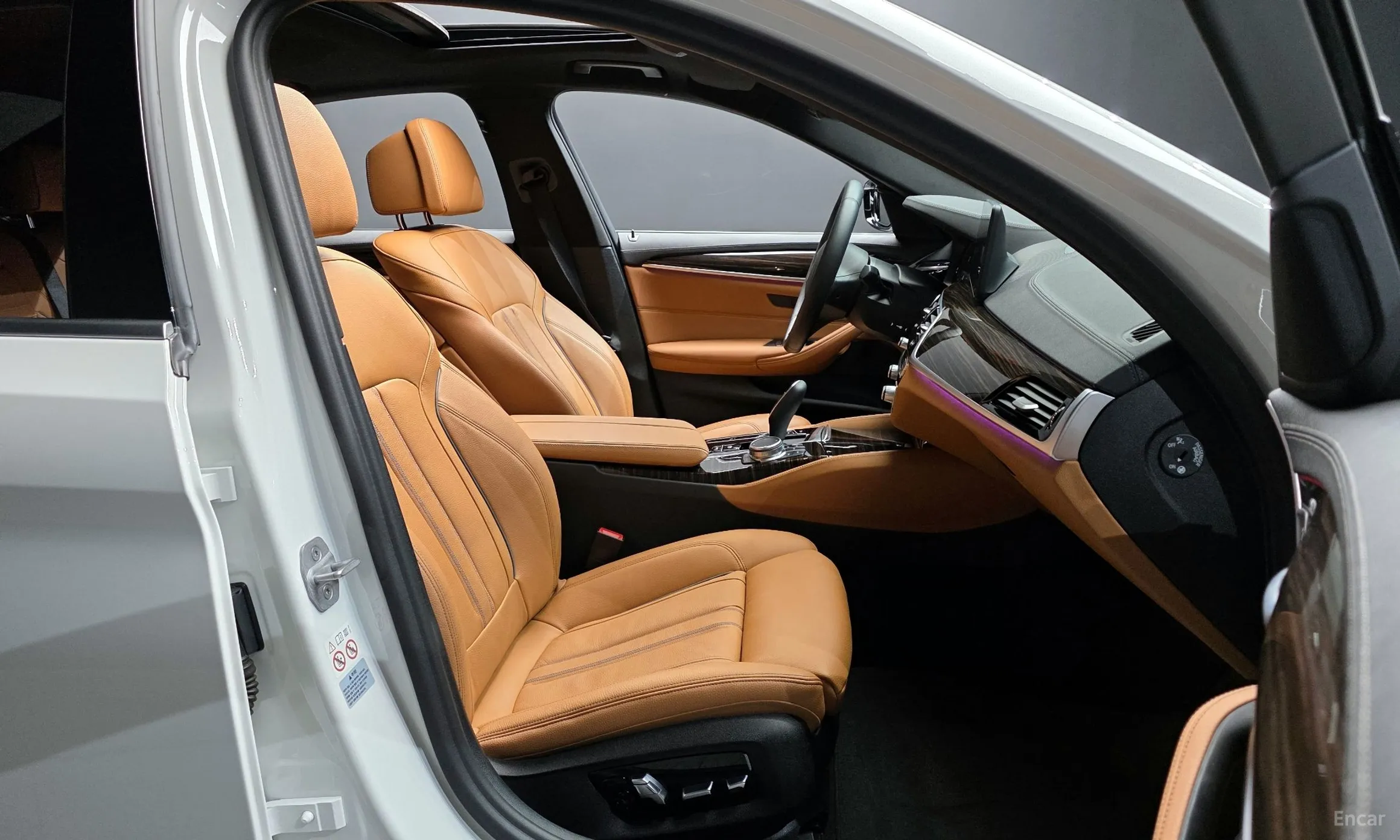 BMW 5 Series (G30) превью 10