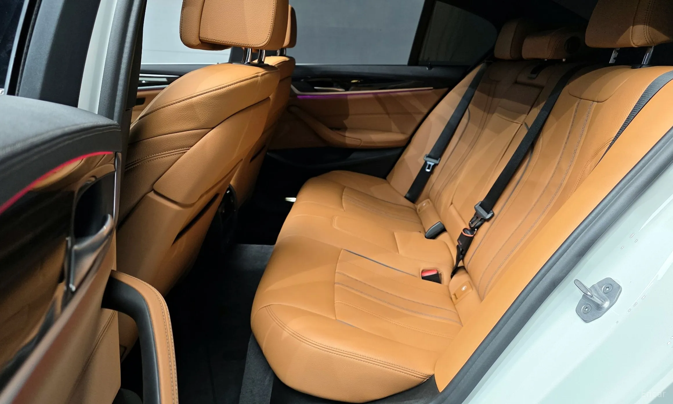 BMW 5 Series (G30) превью 12