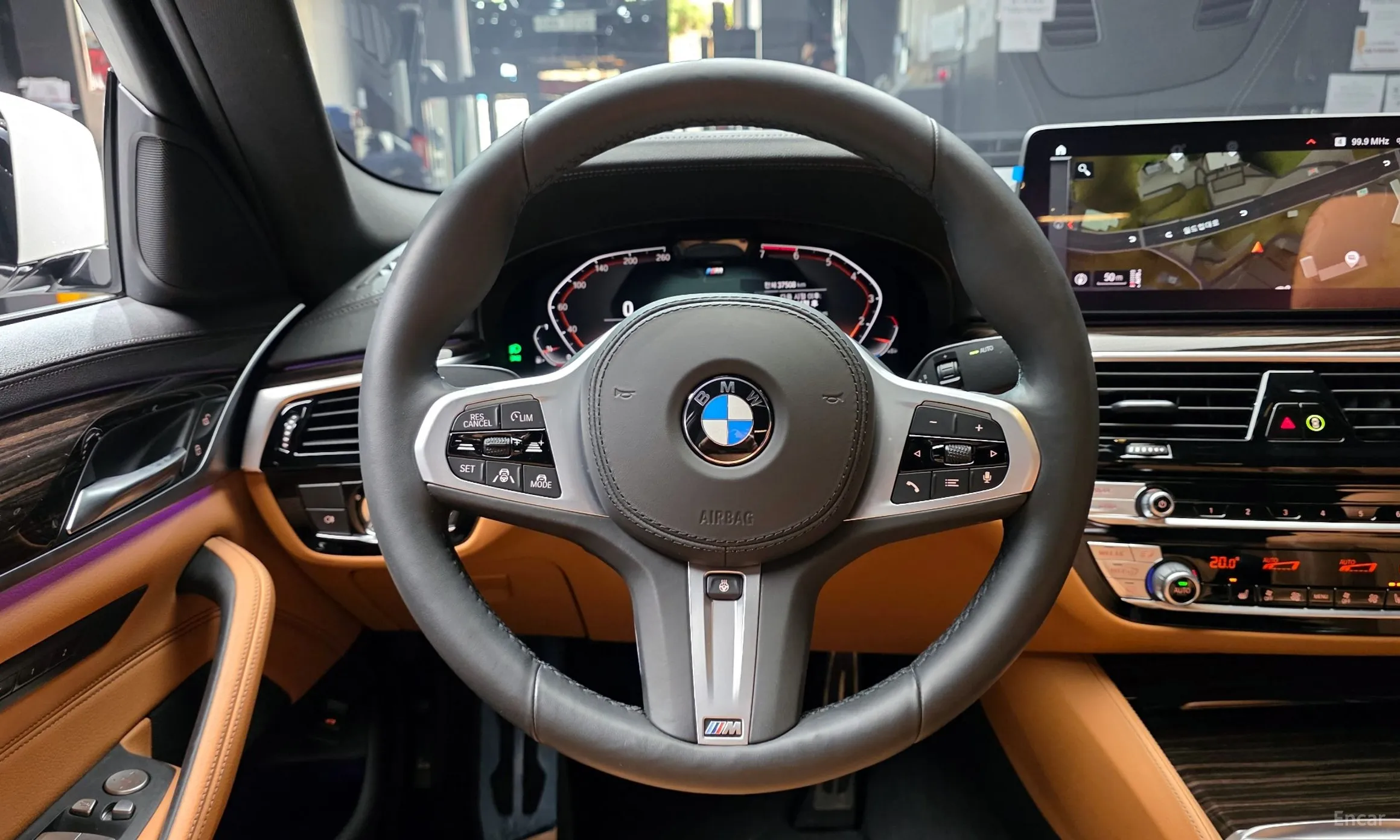 BMW 5 Series (G30) превью 13