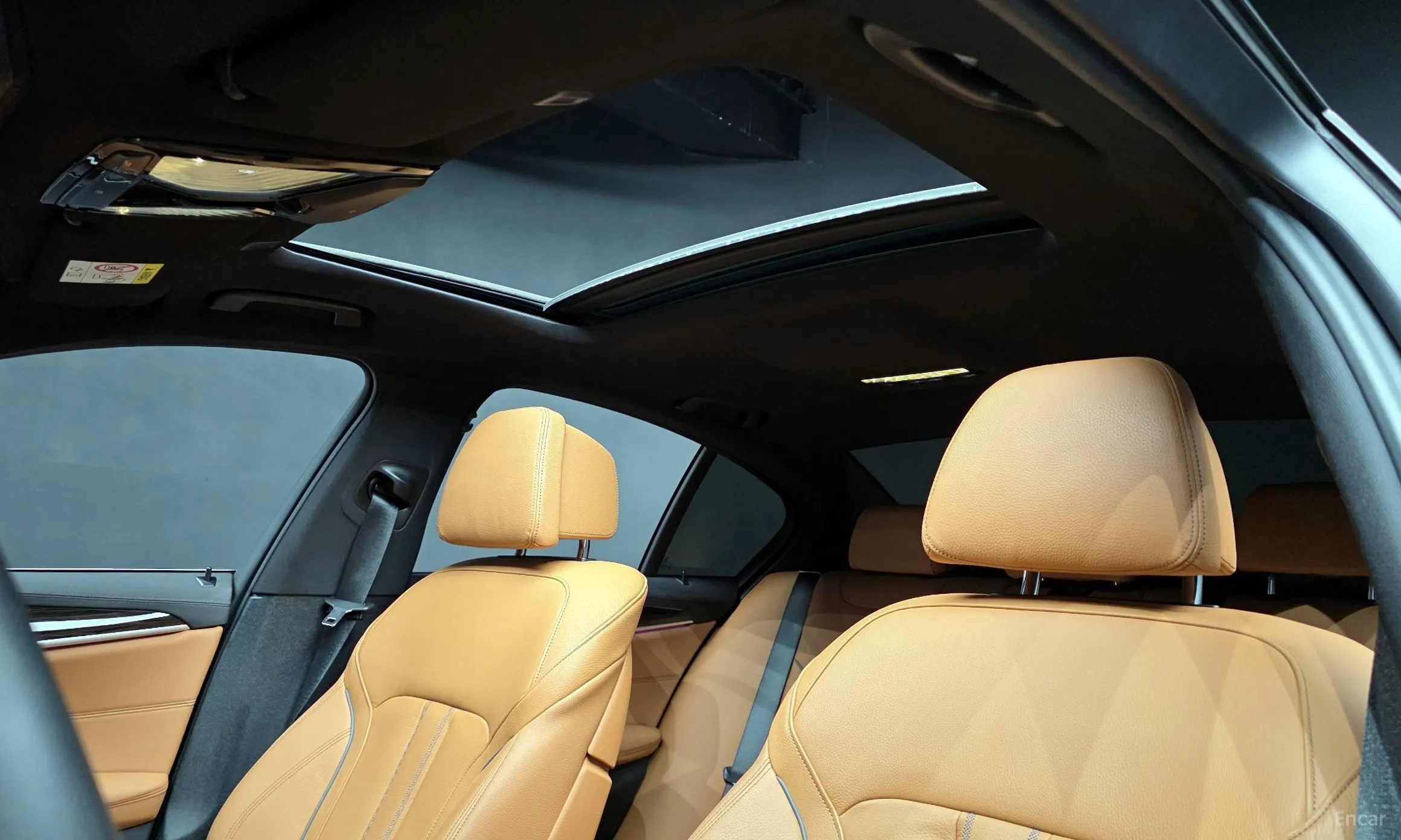 BMW 5 Series (G30) превью 19