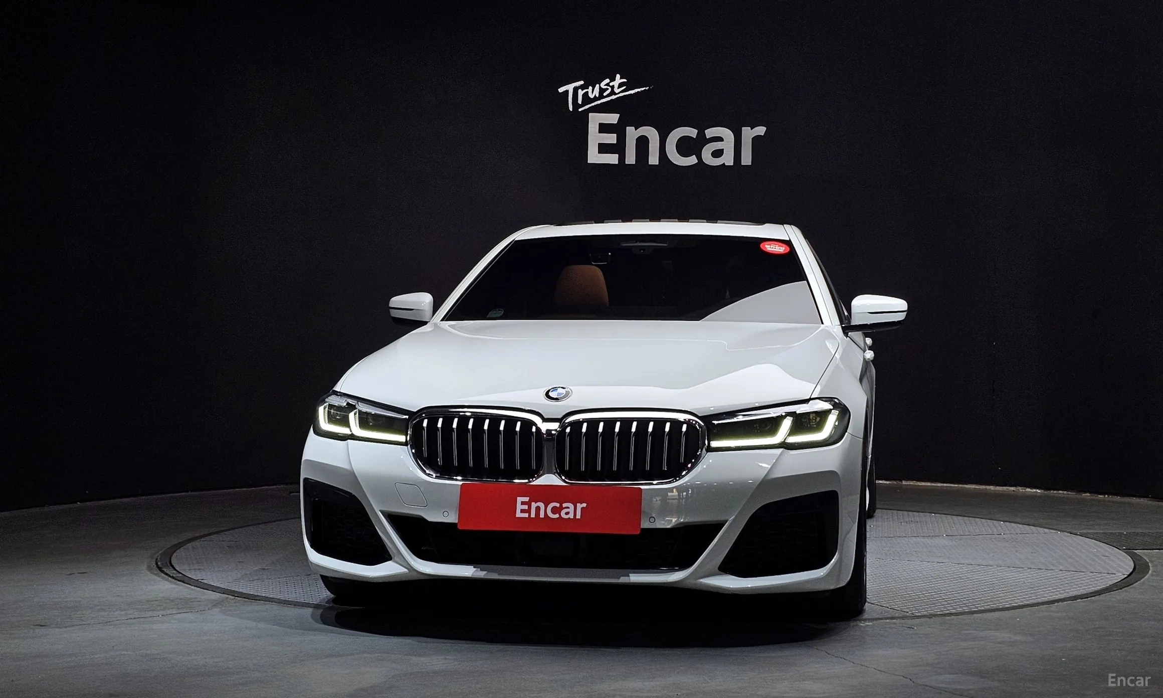 BMW 5 Series (G30) превью 3