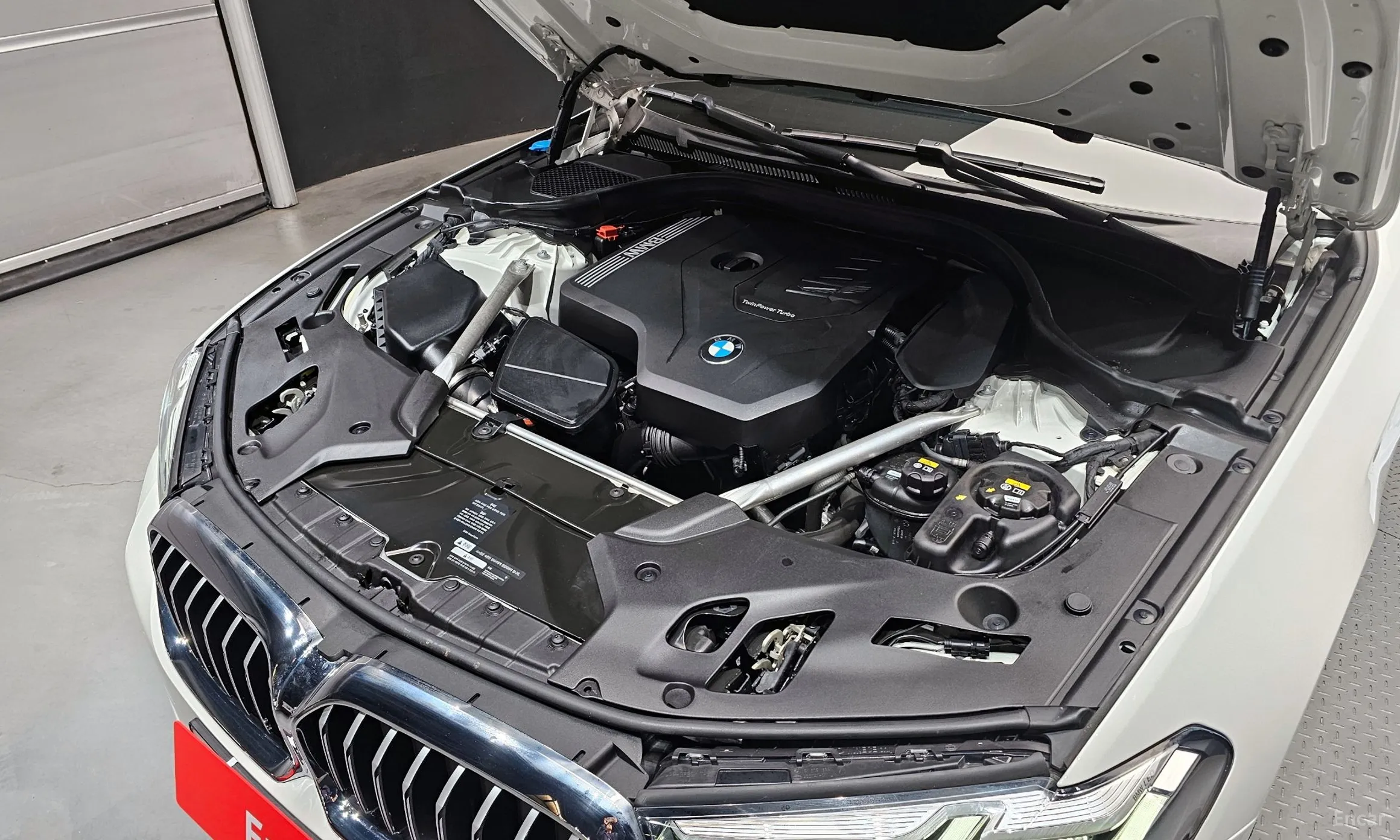 BMW 5 Series (G30) превью 6