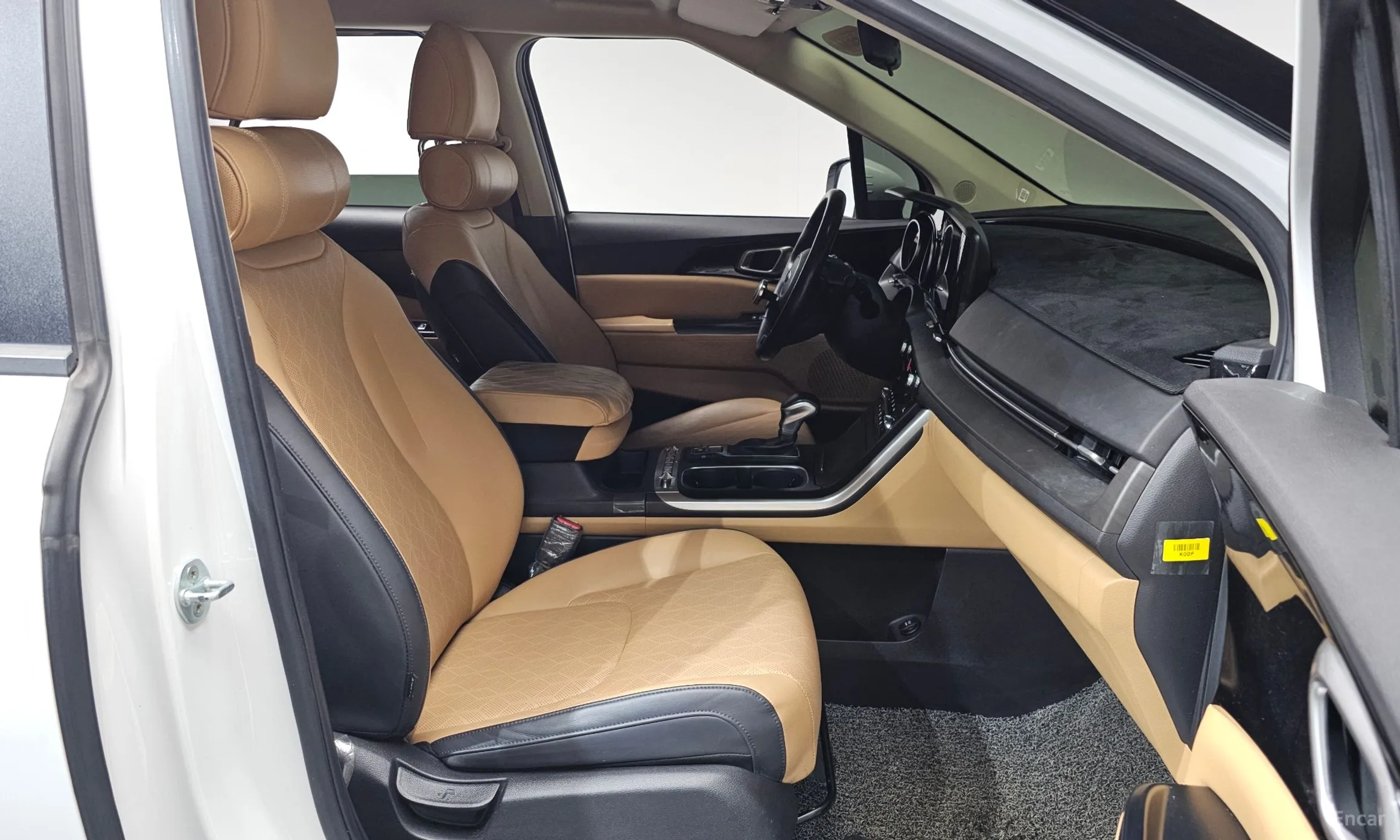 Kia Carnival Gen 4 превью 10