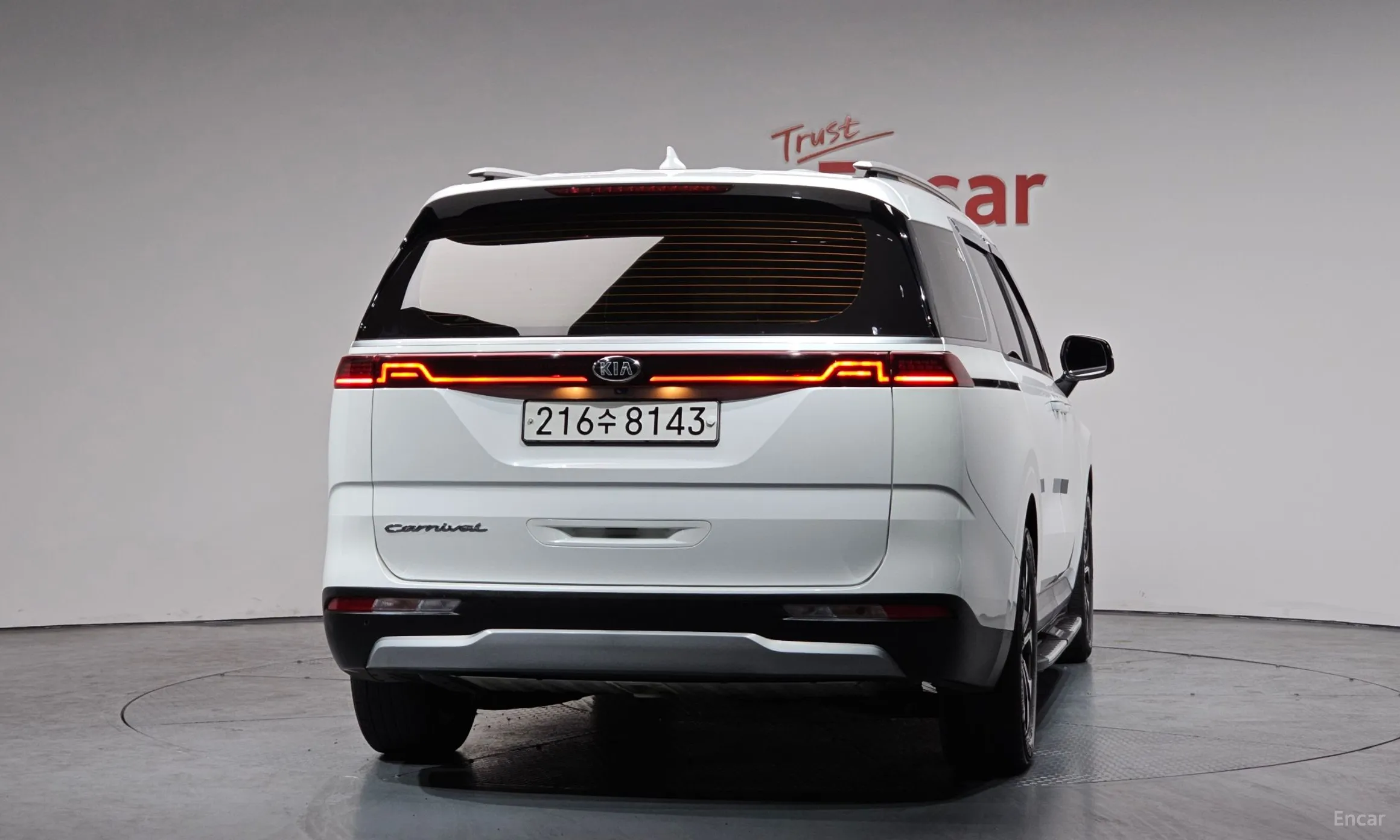 Kia Carnival Gen 4 превью 4